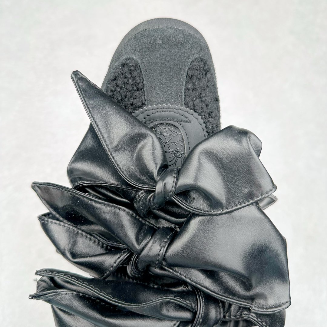 图片[4]-＃纯原 AD Wmns SL72 OG 系列德训足球风百搭低帮休闲运动板鞋 JH7342 采用高弹EVA+MODEL+RB三层组合底 区别市面RB一体大底 三层组合鞋底重量与原鞋一致 Originals 将有「T 头鞋」造型的诞生于 1972 年的 SL72 鞋款复刻带回 各位买鞋又有新选择了 1972 年 SL72 问世后 引领了后来阿迪达斯的跑鞋发展方向 其中「SL」代表了 Super Light 彰显了产品轻便的特性 1972 年 SL72 问世后 引领了后来阿迪达斯的跑鞋发展方向 其中「SL」代表了 Super Light 彰显了产品轻便的特性 这次 Originals 延续其轻质经典的基因 带来男女两款 SL72 男生款带来 SL72 RS 鞋型 RS 意为 Reshaped（重塑）鞋款在保留了经典的外观基础上 在尼龙材质里增加了填充物 使鞋型更加挺立和饱满 鞋头则更加圆润 鞋底的 EVA 材质则增加了鞋款的高度 女生款则带来 SL72 OG W 鞋型 OG 顾名思义则是致敬经典款式 相较于 RS（Reshaped）鞋款 鞋身更加纤细 其整体鞋身轮廓、线条、细节、材质上尊崇 70 年代 SL72 的设计 还原经典味道 尺码：36 36⅔ 37⅓ 38 38⅔ 39⅓ 40 40⅔ 41⅓ 42 42⅔ 43⅓ 44 44⅔ 45-选品中心