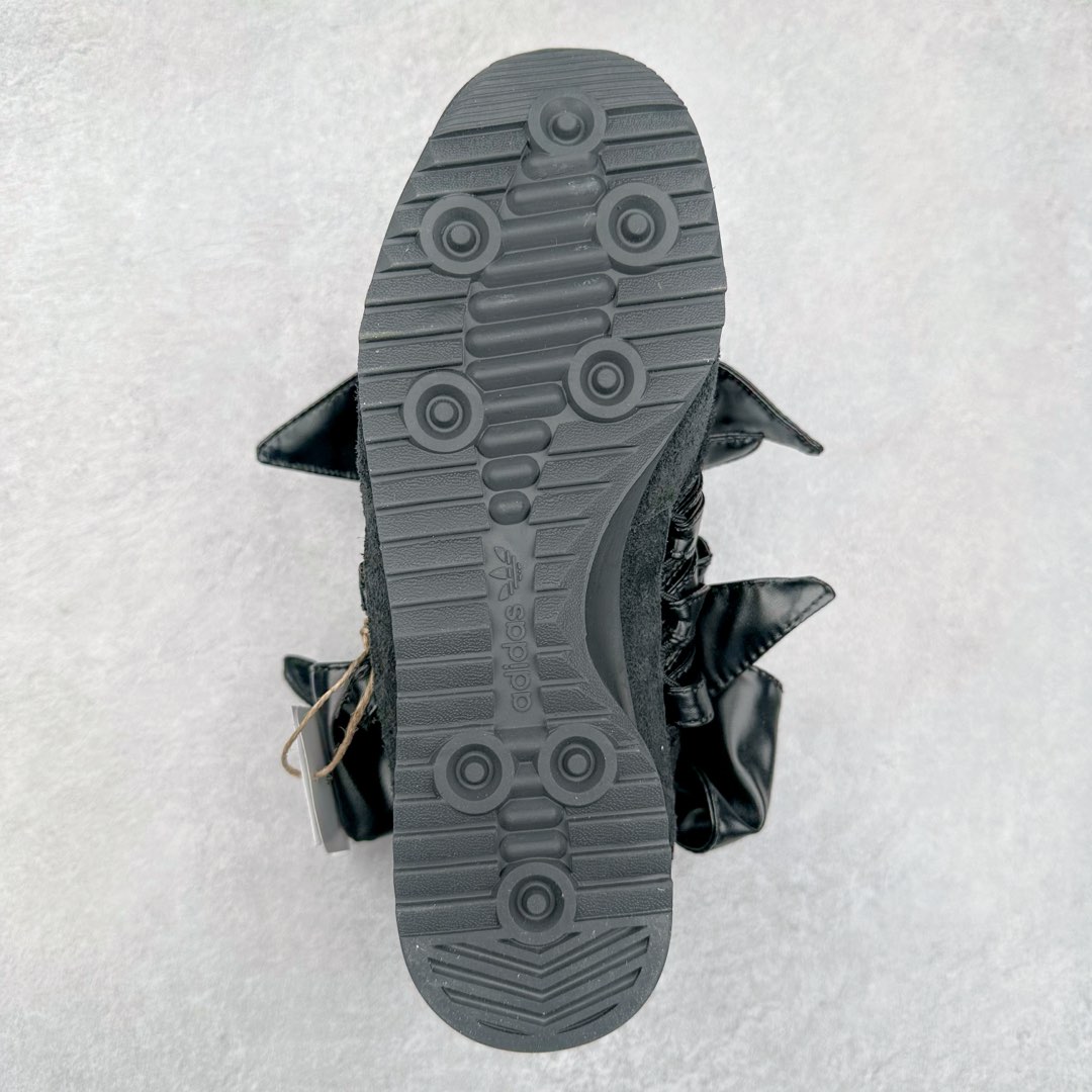 图片[9]-＃纯原 AD Wmns SL72 OG 系列德训足球风百搭低帮休闲运动板鞋 JH7342 采用高弹EVA+MODEL+RB三层组合底 区别市面RB一体大底 三层组合鞋底重量与原鞋一致 Originals 将有「T 头鞋」造型的诞生于 1972 年的 SL72 鞋款复刻带回 各位买鞋又有新选择了 1972 年 SL72 问世后 引领了后来阿迪达斯的跑鞋发展方向 其中「SL」代表了 Super Light 彰显了产品轻便的特性 1972 年 SL72 问世后 引领了后来阿迪达斯的跑鞋发展方向 其中「SL」代表了 Super Light 彰显了产品轻便的特性 这次 Originals 延续其轻质经典的基因 带来男女两款 SL72 男生款带来 SL72 RS 鞋型 RS 意为 Reshaped（重塑）鞋款在保留了经典的外观基础上 在尼龙材质里增加了填充物 使鞋型更加挺立和饱满 鞋头则更加圆润 鞋底的 EVA 材质则增加了鞋款的高度 女生款则带来 SL72 OG W 鞋型 OG 顾名思义则是致敬经典款式 相较于 RS（Reshaped）鞋款 鞋身更加纤细 其整体鞋身轮廓、线条、细节、材质上尊崇 70 年代 SL72 的设计 还原经典味道 尺码：36 36⅔ 37⅓ 38 38⅔ 39⅓ 40 40⅔ 41⅓ 42 42⅔ 43⅓ 44 44⅔ 45-选品中心