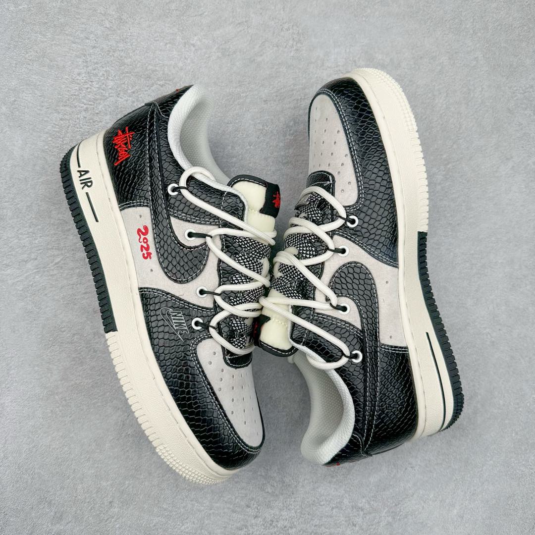 图片[3]-NK Air Force 1´07 Low 空军一号低帮百搭休闲运动板鞋 DM6688-013 柔软、弹性十足的缓震性能和出色的中底设计 横跨复古与现代的外型结合 造就出风靡全球 三十多年的Force 1 直到今天还深受青睐 尺码：36 36.5 37.5 38 38.5 39 40 40.5 41 42 42.5 43 44 44.5 45-选品中心