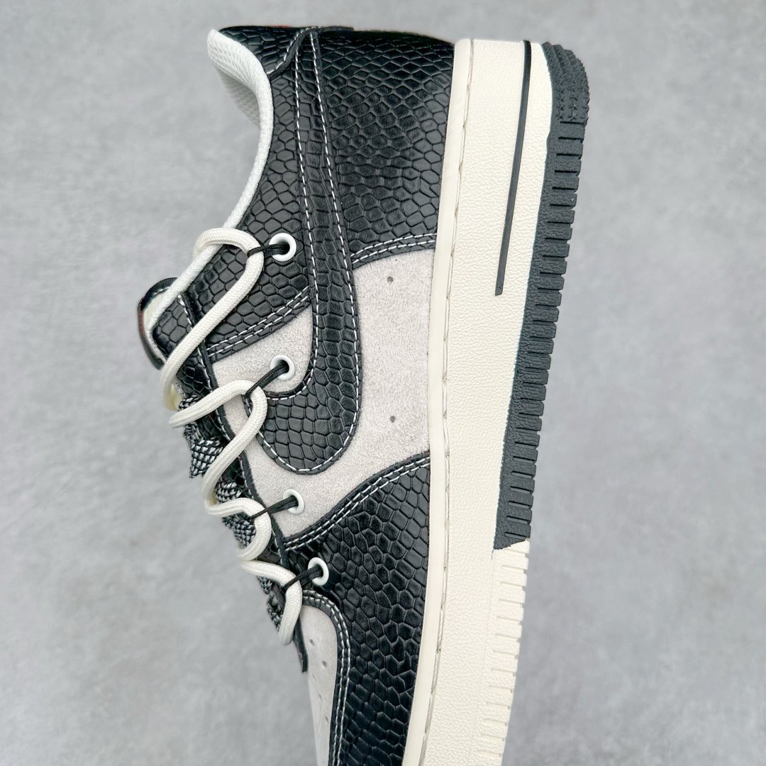 图片[7]-NK Air Force 1´07 Low 空军一号低帮百搭休闲运动板鞋 DM6688-013 柔软、弹性十足的缓震性能和出色的中底设计 横跨复古与现代的外型结合 造就出风靡全球 三十多年的Force 1 直到今天还深受青睐 尺码：36 36.5 37.5 38 38.5 39 40 40.5 41 42 42.5 43 44 44.5 45-选品中心