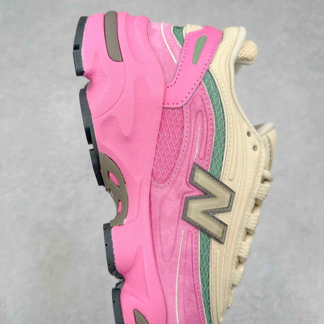 图片[6]-New Balance M1000 NB新百伦系列低帮复古老爹风休闲运动慢跑鞋 据悉，New Balance的复古鞋型M1000系列将在2024年正式回归。而自家美产创意总监Teddy Santis的AIMÉ LEON DORE也将率先推出联名1000撑撑场子，鞋款预计将在今年正式发布。New Balance1000系列作为NB最高端的鞋型，诞生于1999年，一度成为当年的热门鞋型，神似Nike Air Max95，现在看来也是一双符合潮流趋势的复古老爹鞋型。此番Teddy Santis亲自操刀，将丰富的配色和升级材质于复古的1000鞋型结合，鞋身采用米色、绿色和粉色的搭配。\\\”N\\\”字Logo也以全新的设计呈现，以1000标志性的网布和皮革材质打造，带来全新的视觉体验。后续ALD和New Balance1000的联名还将推出纯白配色，具体颜值还要等更多实物图的释出。AIMÉ LEON DORE和New Balance的多次联名一直有着超高的人气，无论是550还是1906R都有着不低的溢价，预计此番颜值不错的全新1000也会有着较高的人气。尺码：36 37 37.5 38 38.5 39.5 40 40.5 41.5 42 42.5 43 44 44.5 45 45.5 46.5-选品中心