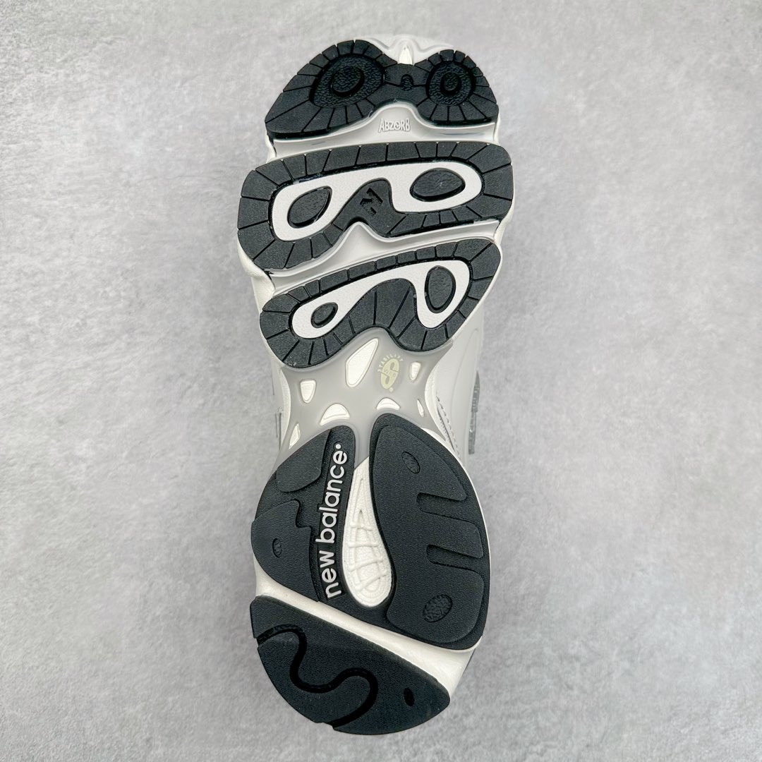 图片[9]-New Balance M1000 NB新百伦系列低帮复古老爹风休闲运动慢跑鞋 据悉，New Balance的复古鞋型M1000系列将在2024年正式回归。而自家美产创意总监Teddy Santis的AIMÉ LEON DORE也将率先推出联名1000撑撑场子，鞋款预计将在今年正式发布。New Balance1000系列作为NB最高端的鞋型，诞生于1999年，一度成为当年的热门鞋型，神似Nike Air Max95，现在看来也是一双符合潮流趋势的复古老爹鞋型。此番Teddy Santis亲自操刀，将丰富的配色和升级材质于复古的1000鞋型结合，鞋身采用米色、绿色和粉色的搭配。\\\”N\\\”字Logo也以全新的设计呈现，以1000标志性的网布和皮革材质打造，带来全新的视觉体验。后续ALD和New Balance1000的联名还将推出纯白配色，具体颜值还要等更多实物图的释出。AIMÉ LEON DORE和New Balance的多次联名一直有着超高的人气，无论是550还是1906R都有着不低的溢价，预计此番颜值不错的全新1000也会有着较高的人气。尺码：36 37 37.5 38 38.5 39.5 40 40.5 41.5 42 42.5 43 44 44.5 45 45.5 46.5-选品中心