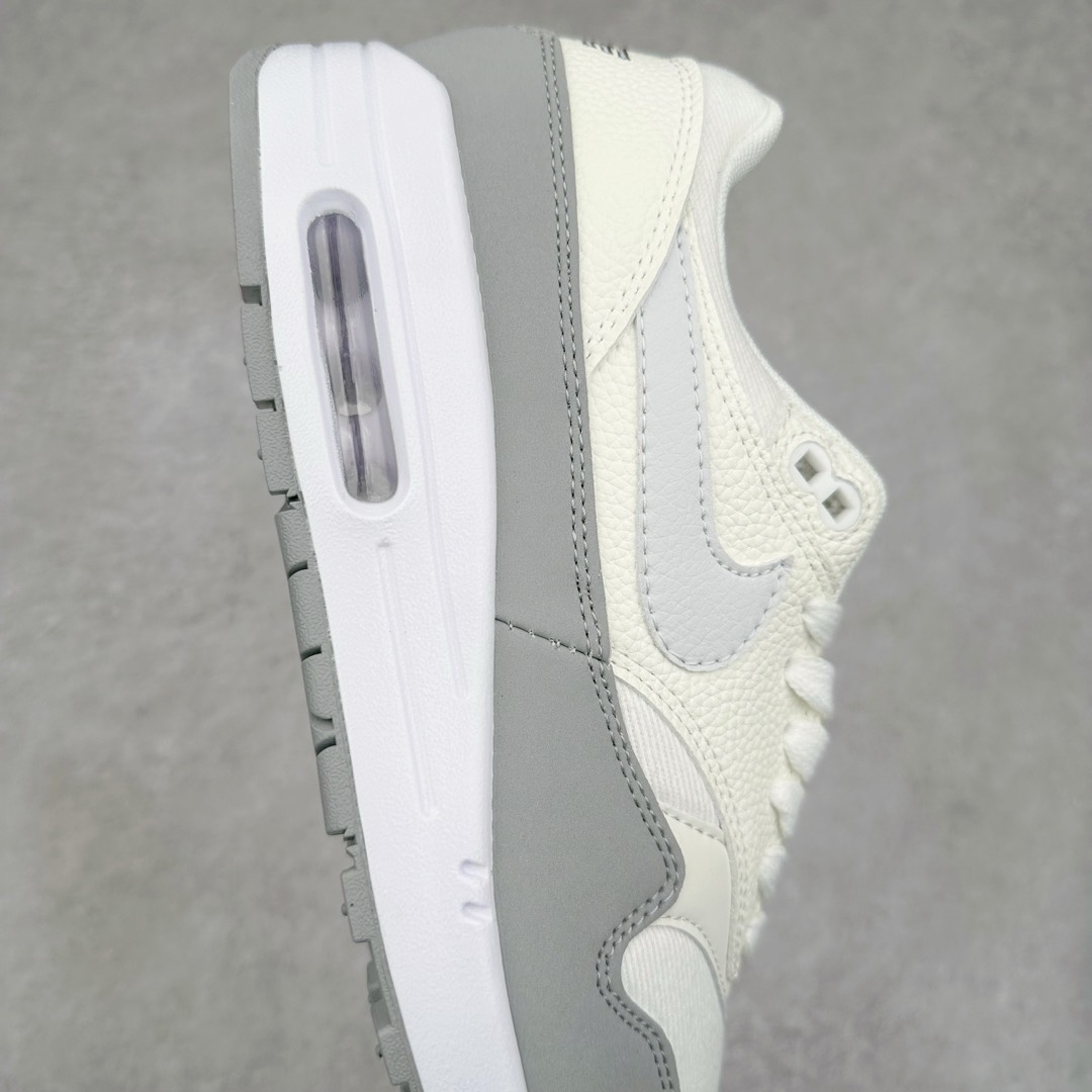 图片[6]-NK Air Max 1 初代复古气垫慢跑鞋 HF7346-200 由Tinker Hatfeld和Mark Parker在1987年设计 灵感来自于巴黎蓬皮杜中心 在参观了蓬皮杜中心之后提出了Air Max的标志性开窗可视气垫的理念 并将其实际开发成功 是NK史上第一双可视气垫跑鞋 凭借着Air Max气垫带来的舒适脚感和鞋面面料上的不断精进才使得Air Max 1在现如今都是复古慢跑鞋的首选 深厚的历史渊源 独特的流线形设计 极为复古的外观使得它深受鞋迷的喜爱 尺码：36 36.5 37.5 38 38.5 39 40 40.5 41 42 42.5 43 44 44.5 45-选品中心