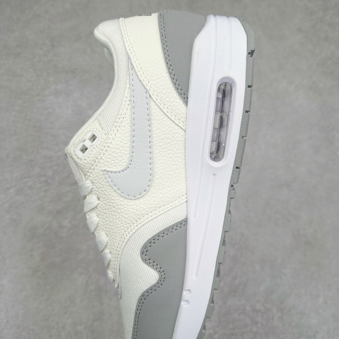 图片[7]-NK Air Max 1 初代复古气垫慢跑鞋 HF7346-200 由Tinker Hatfeld和Mark Parker在1987年设计 灵感来自于巴黎蓬皮杜中心 在参观了蓬皮杜中心之后提出了Air Max的标志性开窗可视气垫的理念 并将其实际开发成功 是NK史上第一双可视气垫跑鞋 凭借着Air Max气垫带来的舒适脚感和鞋面面料上的不断精进才使得Air Max 1在现如今都是复古慢跑鞋的首选 深厚的历史渊源 独特的流线形设计 极为复古的外观使得它深受鞋迷的喜爱 尺码：36 36.5 37.5 38 38.5 39 40 40.5 41 42 42.5 43 44 44.5 45-选品中心