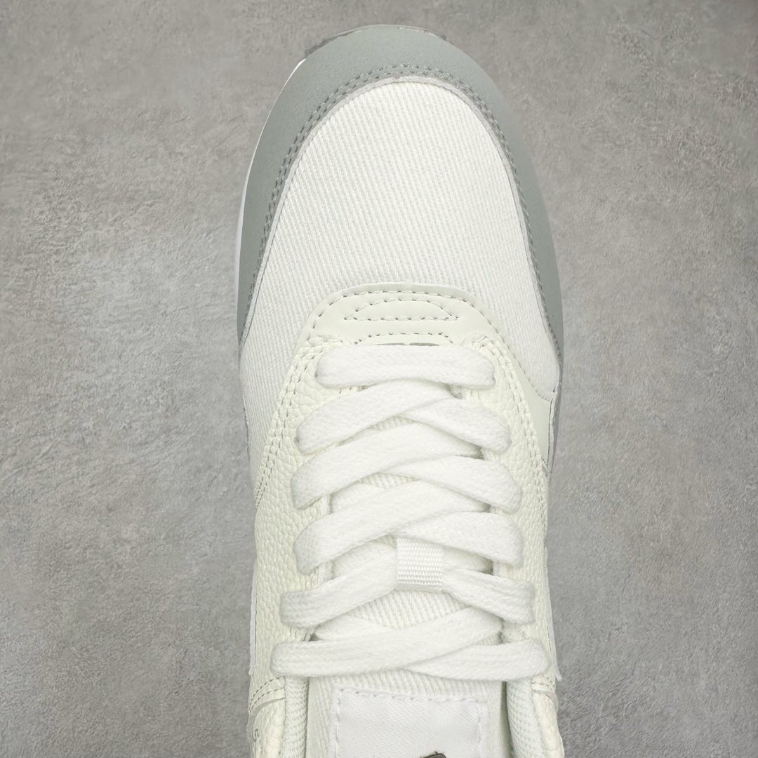 图片[4]-NK Air Max 1 初代复古气垫慢跑鞋 HF7346-200 由Tinker Hatfeld和Mark Parker在1987年设计 灵感来自于巴黎蓬皮杜中心 在参观了蓬皮杜中心之后提出了Air Max的标志性开窗可视气垫的理念 并将其实际开发成功 是NK史上第一双可视气垫跑鞋 凭借着Air Max气垫带来的舒适脚感和鞋面面料上的不断精进才使得Air Max 1在现如今都是复古慢跑鞋的首选 深厚的历史渊源 独特的流线形设计 极为复古的外观使得它深受鞋迷的喜爱 尺码：36 36.5 37.5 38 38.5 39 40 40.5 41 42 42.5 43 44 44.5 45-选品中心