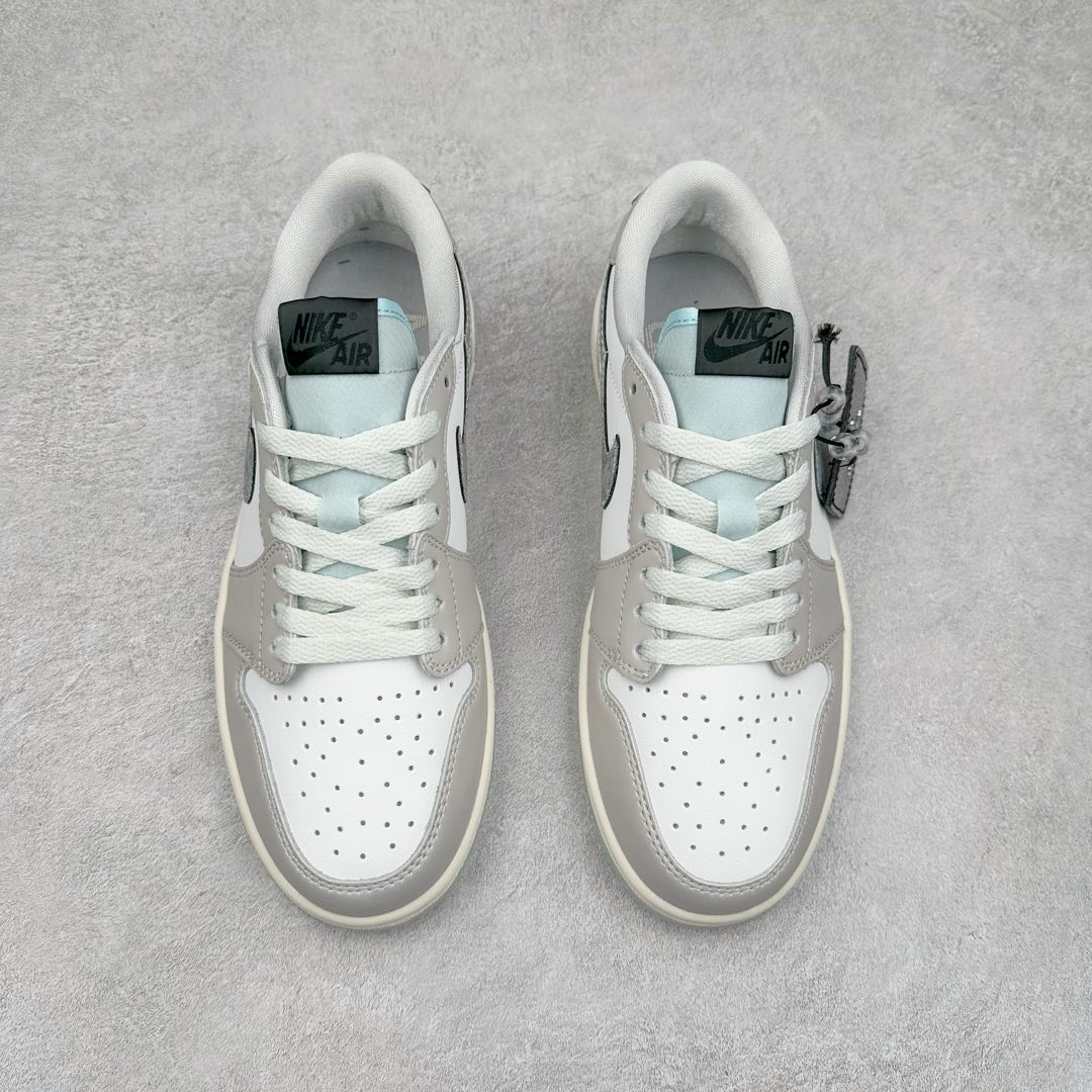 图片[2]-＃K版 Air Jordan AJ1 Low 低帮 HF3144-100 全新流水线出品 DT版本唯一平替选择 市场第二梯队最强版 全部原鞋开发 原楦原纸板开发 全鞋电脑针车 原厂内置全掌气垫 原盒内在原标 唯一Zp原版鞋带绑法 免检产品 全新2022版型 全头层皮料 完美零毛边处理 原厂配置全掌气垫 价格定位良心 几十个配色陆续出货 尺码：36 36.5 37.5 38 38.5 39 40 40.5 41 42 42.5 43 44 44.5 45 46 47.5-选品中心