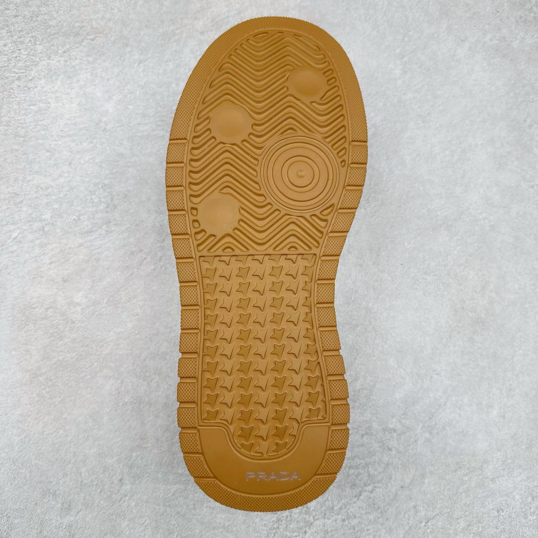 图片[9]-Prada Cloudbust Thunder Low Sneakers 普拉达老爹百搭休闲运动男鞋系列 广东大厂品质 25ss早春新款 专柜同步 Prada Cloudbust Thunder运动鞋设计以雕塑感设计重新演绎PRADA男士风格，独具时尚个性风格。大气个性更潮更抢眼更追求档次，它将颠覆旧念，与您共度时尚潮人必备! 面料采用原版进口小牛皮 牛皮内里垫脚 橡胶发泡大底 轻便防滑耐磨 脚感舒适 款式耐看做工精细 配以简洁利落的鞋楦 彰显男人的果敢和硬朗 尺码：39-44（皮鞋码）-选品中心