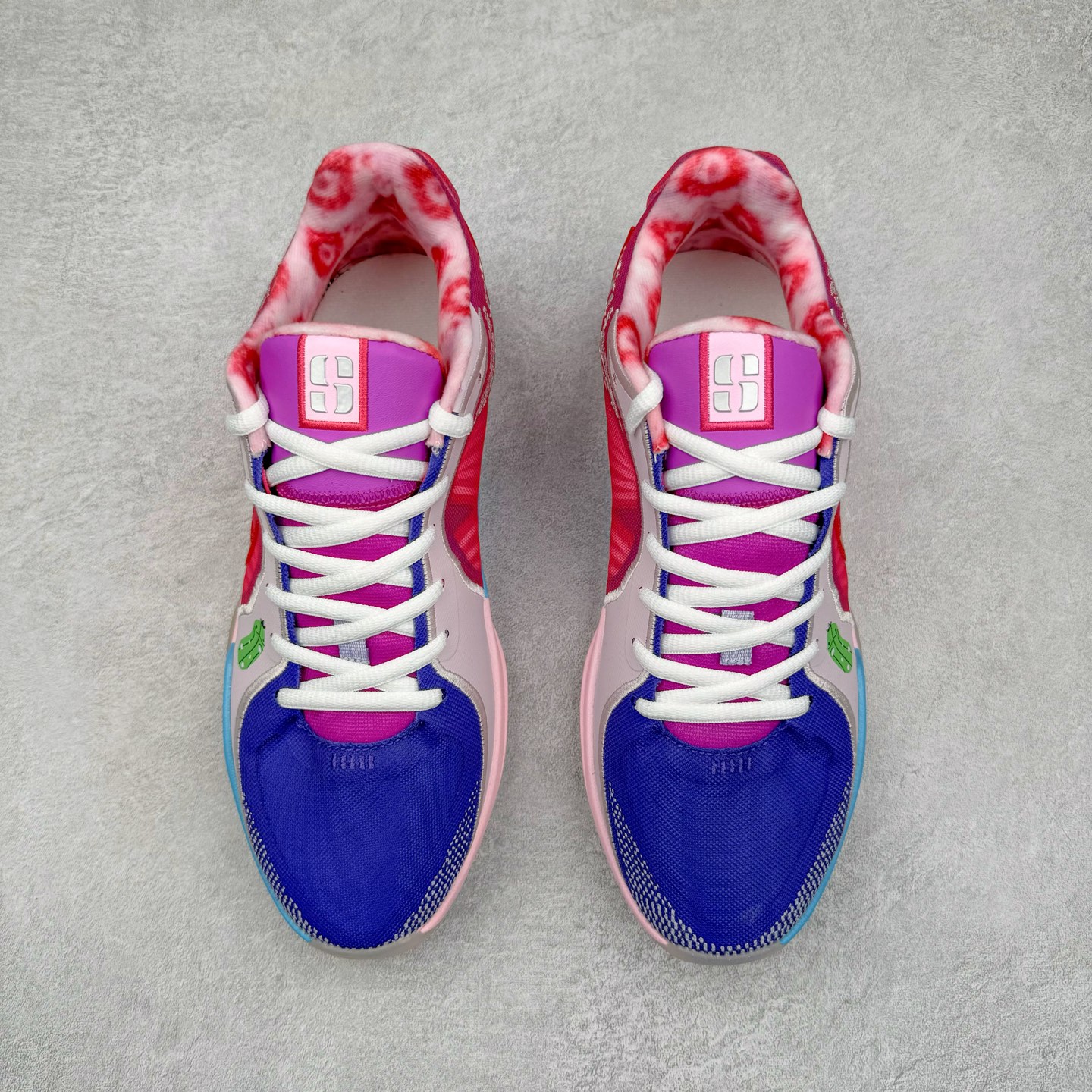 图片[2]-NK Sabrina 2 \’lonic\’ 萨布丽娜二代签名减震防滑低帮篮球鞋 FQ2174-103 灵感来自 lonescu 的罗马尼亚传统 在前掌和鞋眼处采用特殊图案 向传统的罗马尼亚艺术和建筑致敬 它配备了全掌 NK React 缓震系统 并在前脚掌处配备了 Zoom Air 气垫 大胆的任何人任何地方 信息嵌入中底 象征着 lonescu的竞争精神以及她相信梦想家可以来自任何地方 该鞋还包括带锁定中足束带系统 以帮助固定脚部 Sabrina 1 的这款产品采用光子粉尘、无烟煤色、紫红色梦幻、浅烟灰色和浅骨色配色方案 尺码：40 40.5 41 42 42.5 43 44 44.5 45 46-选品中心