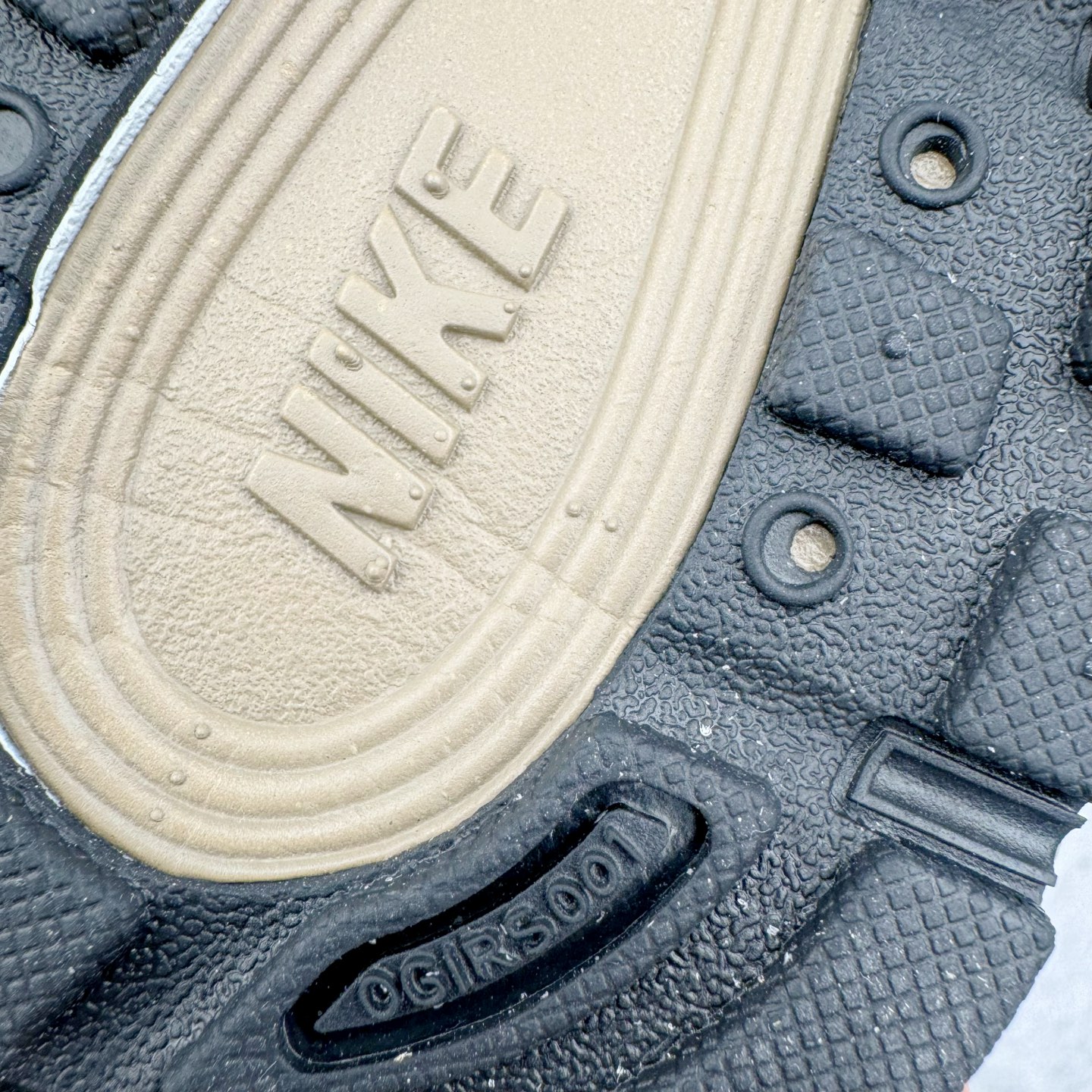 图片[17]-NK P-6000 系列低帮复古老爹风休闲运动舒适慢跑鞋 购入原鞋原装纸板楦头开发 独家私模四层组合大底 市场唯一正确版本 良心定价 新配色陆续出货 进口三文治网面 融合 Pegasus 过往运动鞋设计 助力 21 世纪早期跑步运动跃升时尚新高度 采用透气网眼布、运动风格线条和耐穿覆面 兼具吸睛外观和舒适感受 中底泡绵以田径赛道为灵感 打造厚实设计 缔造出众缓震性能 尺码：36 36.5 37.5 38 38.5 39 40 40.5 41 42 42.5 43 44 44.5 45-选品中心