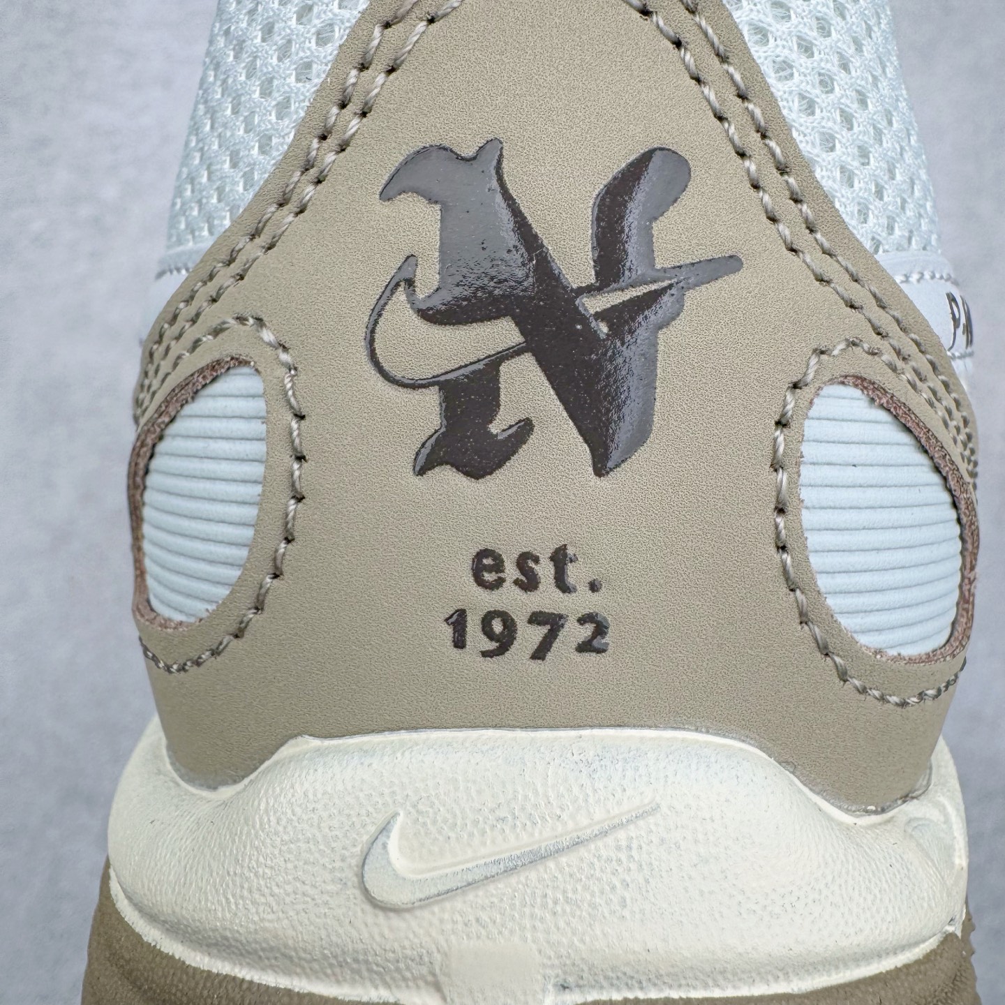 图片[18]-NK P-6000 系列低帮复古老爹风休闲运动舒适慢跑鞋 购入原鞋原装纸板楦头开发 独家私模四层组合大底 市场唯一正确版本 良心定价 新配色陆续出货 进口三文治网面 融合 Pegasus 过往运动鞋设计 助力 21 世纪早期跑步运动跃升时尚新高度 采用透气网眼布、运动风格线条和耐穿覆面 兼具吸睛外观和舒适感受 中底泡绵以田径赛道为灵感 打造厚实设计 缔造出众缓震性能 尺码：36 36.5 37.5 38 38.5 39 40 40.5 41 42 42.5 43 44 44.5 45-选品中心