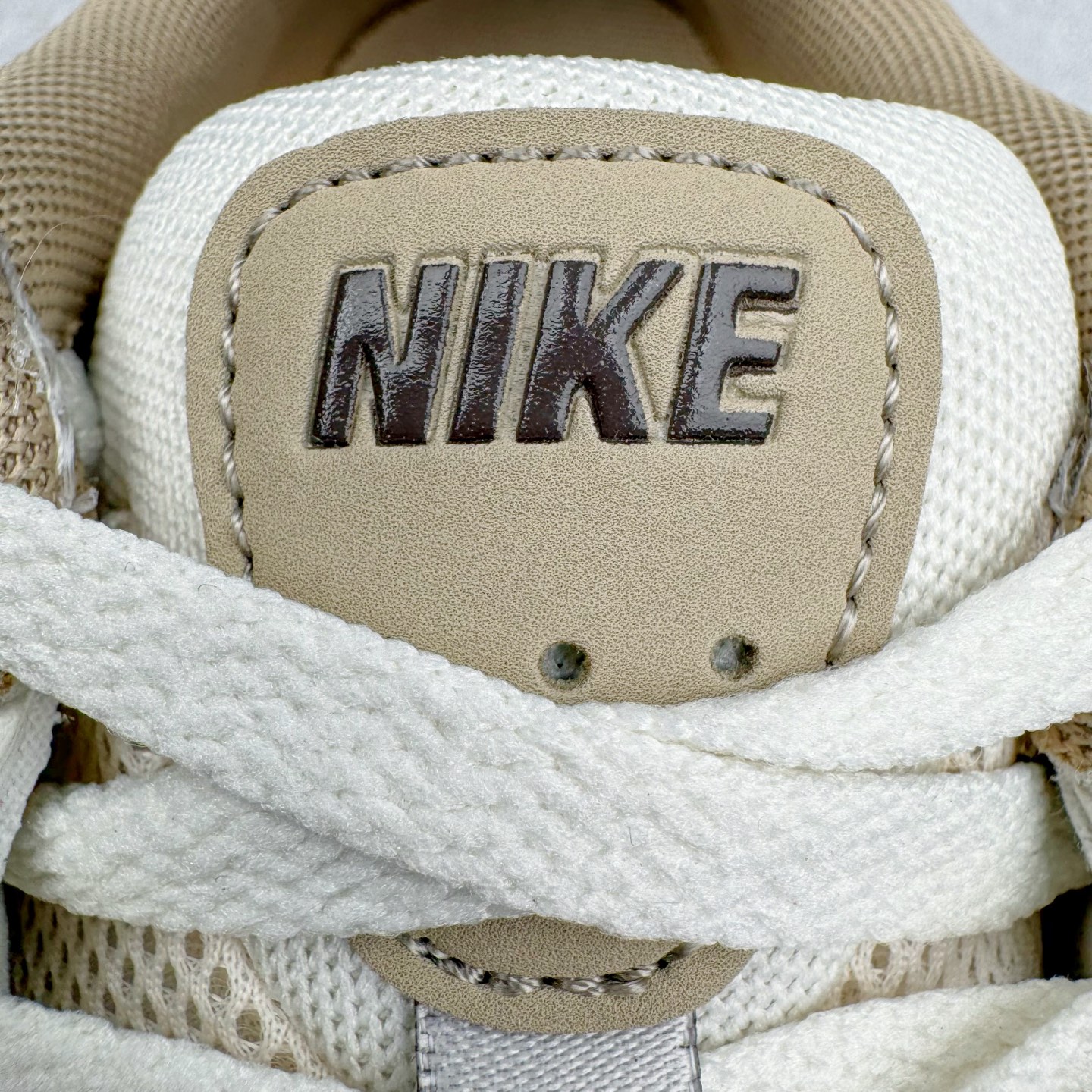 图片[13]-NK P-6000 系列低帮复古老爹风休闲运动舒适慢跑鞋 购入原鞋原装纸板楦头开发 独家私模四层组合大底 市场唯一正确版本 良心定价 新配色陆续出货 进口三文治网面 融合 Pegasus 过往运动鞋设计 助力 21 世纪早期跑步运动跃升时尚新高度 采用透气网眼布、运动风格线条和耐穿覆面 兼具吸睛外观和舒适感受 中底泡绵以田径赛道为灵感 打造厚实设计 缔造出众缓震性能 尺码：36 36.5 37.5 38 38.5 39 40 40.5 41 42 42.5 43 44 44.5 45-选品中心