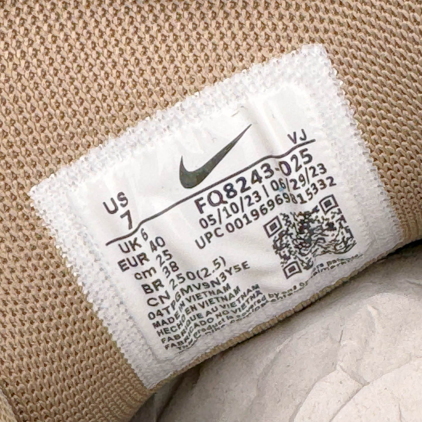 图片[10]-NK P-6000 系列低帮复古老爹风休闲运动舒适慢跑鞋 购入原鞋原装纸板楦头开发 独家私模四层组合大底 市场唯一正确版本 良心定价 新配色陆续出货 进口三文治网面 融合 Pegasus 过往运动鞋设计 助力 21 世纪早期跑步运动跃升时尚新高度 采用透气网眼布、运动风格线条和耐穿覆面 兼具吸睛外观和舒适感受 中底泡绵以田径赛道为灵感 打造厚实设计 缔造出众缓震性能 尺码：36 36.5 37.5 38 38.5 39 40 40.5 41 42 42.5 43 44 44.5 45-选品中心