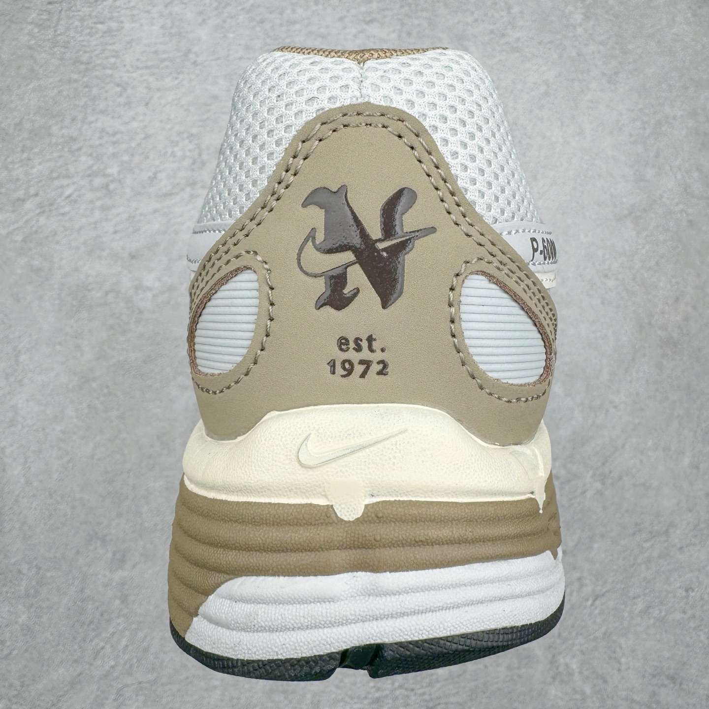 图片[8]-NK P-6000 系列低帮复古老爹风休闲运动舒适慢跑鞋 购入原鞋原装纸板楦头开发 独家私模四层组合大底 市场唯一正确版本 良心定价 新配色陆续出货 进口三文治网面 融合 Pegasus 过往运动鞋设计 助力 21 世纪早期跑步运动跃升时尚新高度 采用透气网眼布、运动风格线条和耐穿覆面 兼具吸睛外观和舒适感受 中底泡绵以田径赛道为灵感 打造厚实设计 缔造出众缓震性能 尺码：36 36.5 37.5 38 38.5 39 40 40.5 41 42 42.5 43 44 44.5 45-选品中心