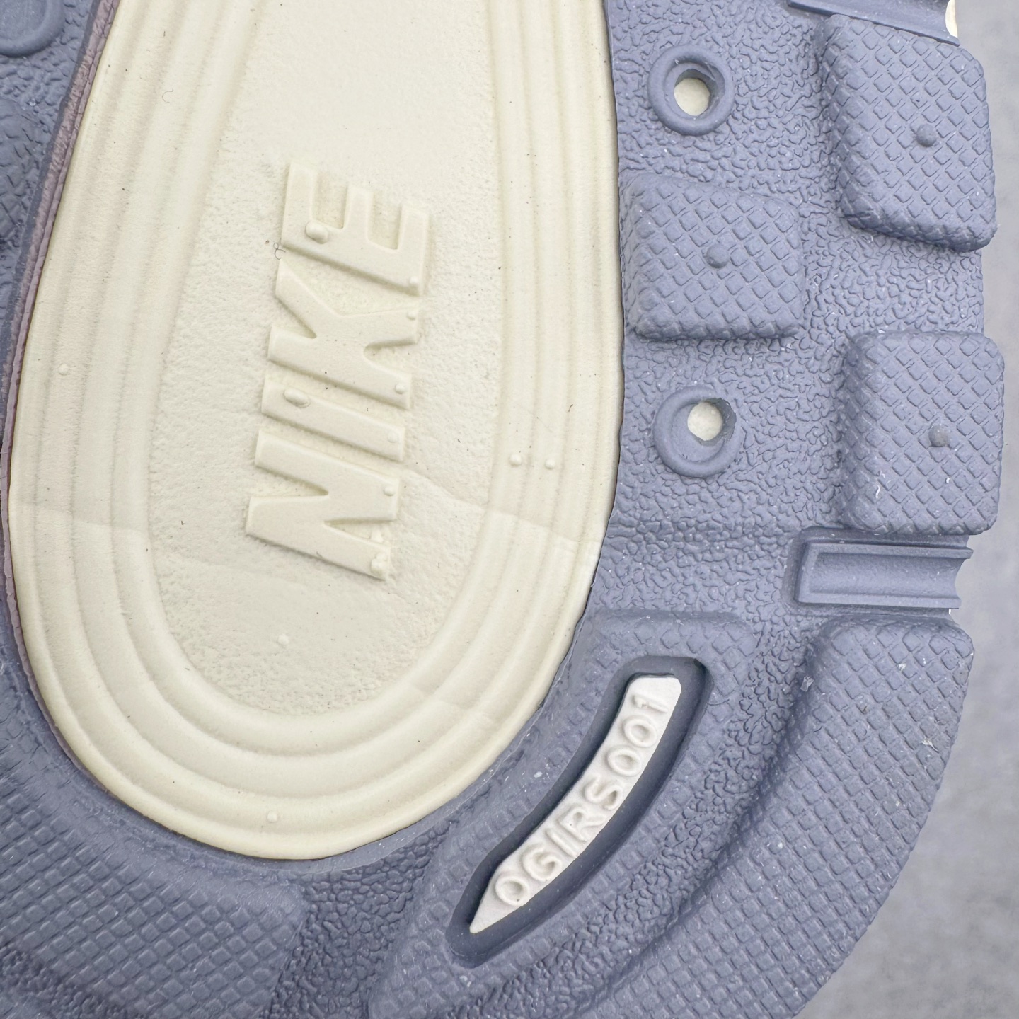 图片[21]-NK P-6000 系列低帮复古老爹风休闲运动舒适慢跑鞋 购入原鞋原装纸板楦头开发 独家私模四层组合大底 市场唯一正确版本 良心定价 新配色陆续出货 进口三文治网面 融合 Pegasus 过往运动鞋设计 助力 21 世纪早期跑步运动跃升时尚新高度 采用透气网眼布、运动风格线条和耐穿覆面 兼具吸睛外观和舒适感受 中底泡绵以田径赛道为灵感 打造厚实设计 缔造出众缓震性能 尺码：36 36.5 37.5 38 38.5 39 40 40.5 41 42 42.5 43 44 44.5 45-选品中心