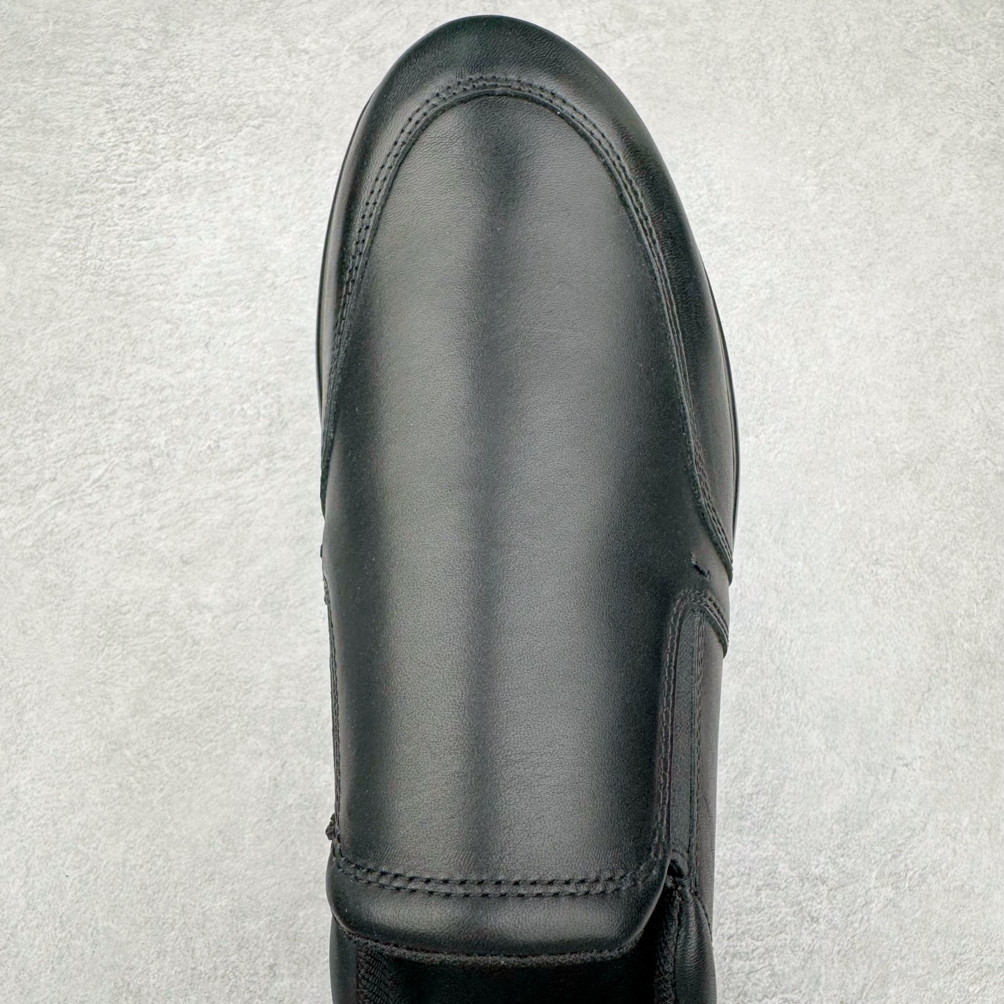 图片[4]-Ecco爱步男鞋新款运动鞋 跑鞋厚底增高老爹鞋 驱动系列全新款式 拼色拼接鞋面 时尚有型 牛皮与纺织品拼接 脚感舒适 出街有型 贴心套脚系带设计 舒适包裹双足 柔软细腻，亲肤透气 以摩托车粗犷胎纹为灵感 PU大底提供牵引性和支撑性 耐磨防滑提升稳定性 轻盈鞋底 舒适耐穿 户外出行 肆意洒脱 尺码：38 39 40 41 42 43 44（皮鞋码）-选品中心