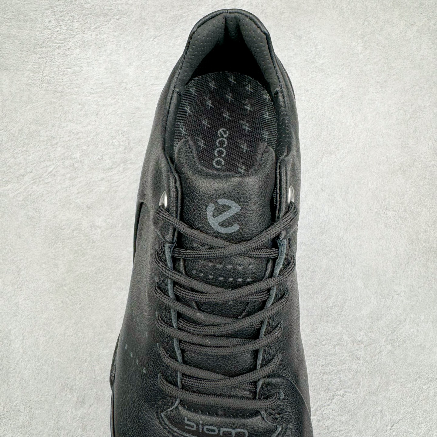 图片[5]-Ecco爱步男鞋新款运动鞋 跑鞋厚底增高老爹鞋 驱动系列全新款式 拼色拼接鞋面 时尚有型 牛皮与纺织品拼接 脚感舒适 出街有型 贴心套脚系带设计 舒适包裹双足 柔软细腻，亲肤透气 以摩托车粗犷胎纹为灵感 PU大底提供牵引性和支撑性 耐磨防滑提升稳定性 轻盈鞋底 舒适耐穿 户外出行 肆意洒脱 尺码：38 39 40 41 42 43 44（皮鞋码）-选品中心