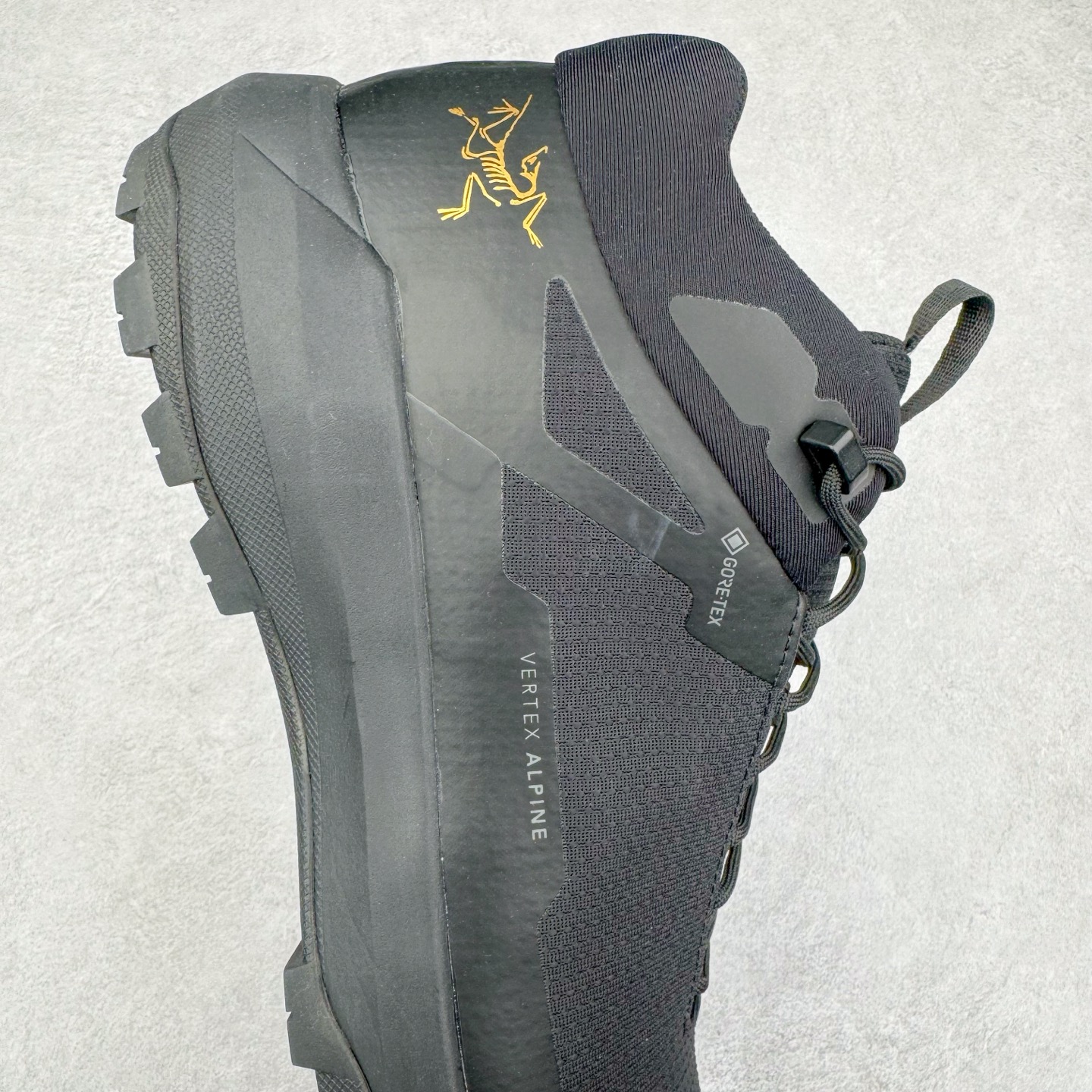 图片[6]-＃GD广顶 Arcteryx Vertex Alpine Gtx 始祖鸟舒适百搭 防滑耐磨中帮户外功能鞋 独家原底面配置 全套原厂生产指令 内外盒标包装纸鞋带配件均同步公司 公司一样的东西 放心开冲 外贸 零售 裸鞋 渠道货 随意操作 承诺半个月内开胶直接换新 尺码：39.5 40 40.5 41 42 42.5 43 44 44.5 45-选品中心