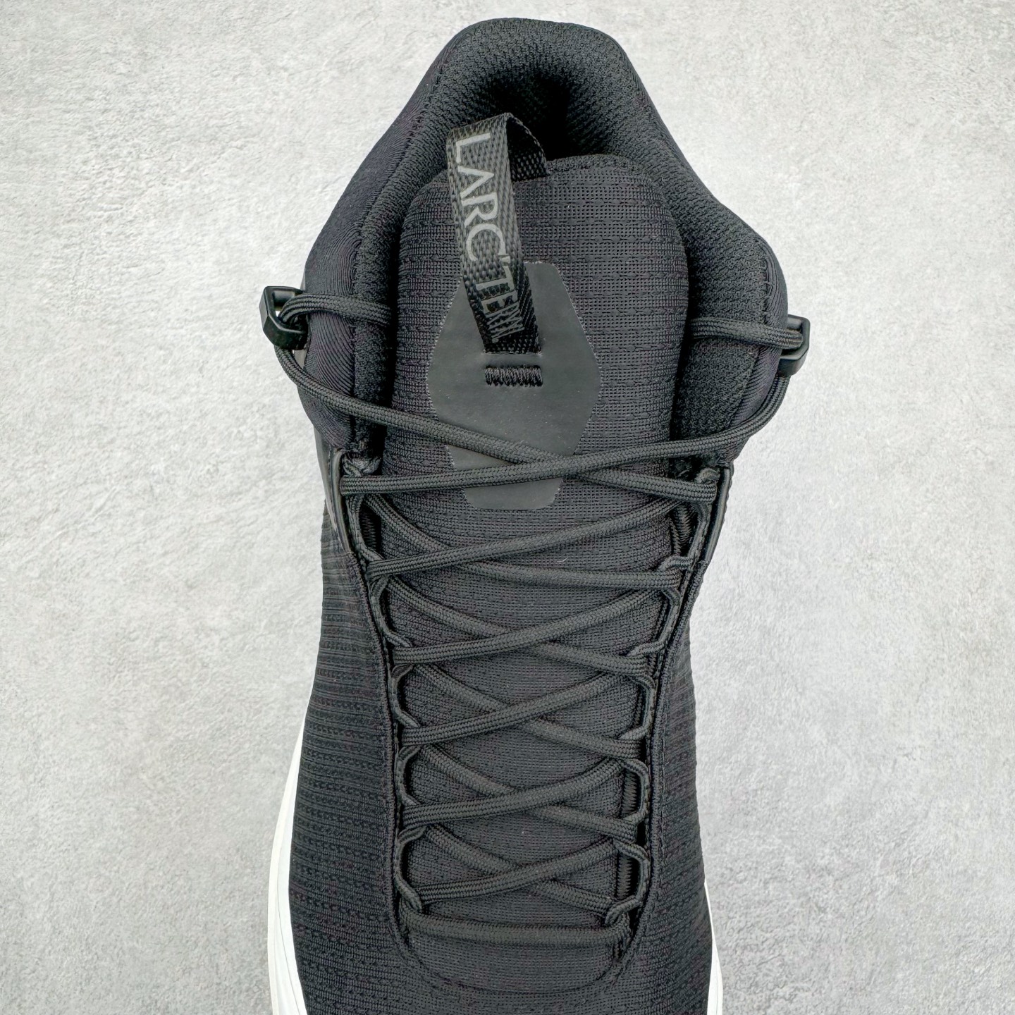 图片[5]-＃GD广顶 Arcteryx Vertex Alpine Gtx 始祖鸟舒适百搭 防滑耐磨中帮户外功能鞋 独家原底面配置 全套原厂生产指令 内外盒标包装纸鞋带配件均同步公司 公司一样的东西 放心开冲 外贸 零售 裸鞋 渠道货 随意操作 承诺半个月内开胶直接换新 尺码：39.5 40 40.5 41 42 42.5 43 44 44.5 45-选品中心