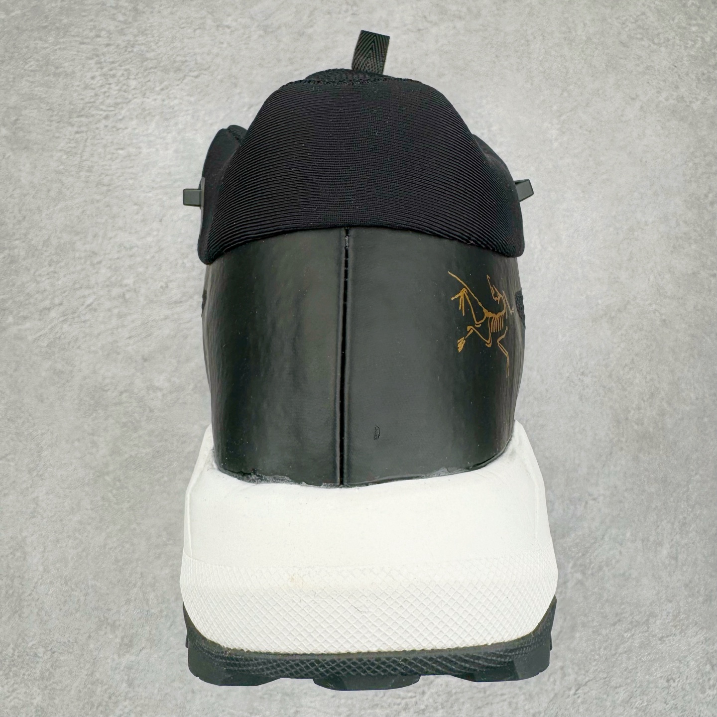 图片[8]-＃GD广顶 Arcteryx Vertex Alpine Gtx 始祖鸟舒适百搭 防滑耐磨中帮户外功能鞋 独家原底面配置 全套原厂生产指令 内外盒标包装纸鞋带配件均同步公司 公司一样的东西 放心开冲 外贸 零售 裸鞋 渠道货 随意操作 承诺半个月内开胶直接换新 尺码：39.5 40 40.5 41 42 42.5 43 44 44.5 45-选品中心