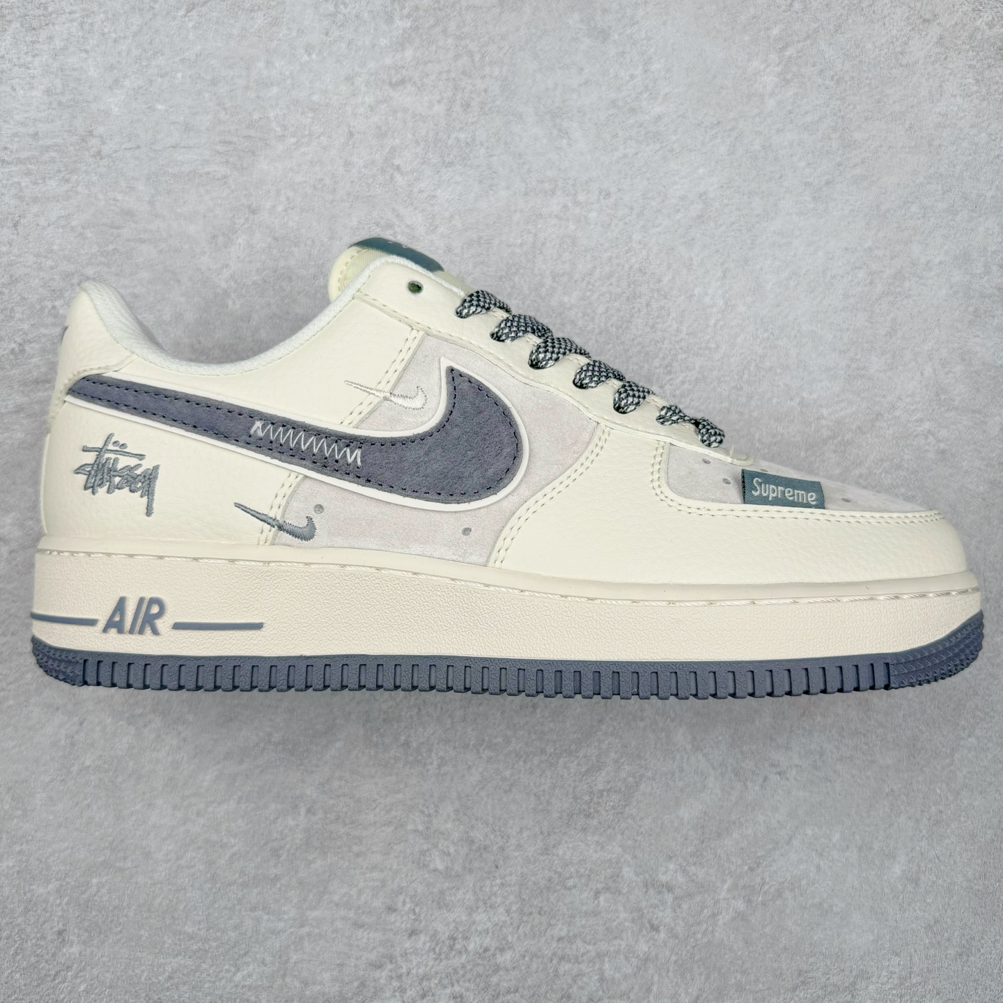 NK Air Force 1´07 Low 空军一号低帮百搭休闲运动板鞋 DM6688-003 柔软、弹性十足的缓震性能和出色的中底设计 横跨复古与现代的外型结合 造就出风靡全球 三十多年的Force 1 直到今天还深受青睐 尺码：36 36.5 37.5 38 38.5 39 40 40.5 41 42 42.5 43 44 44.5 45-选品中心