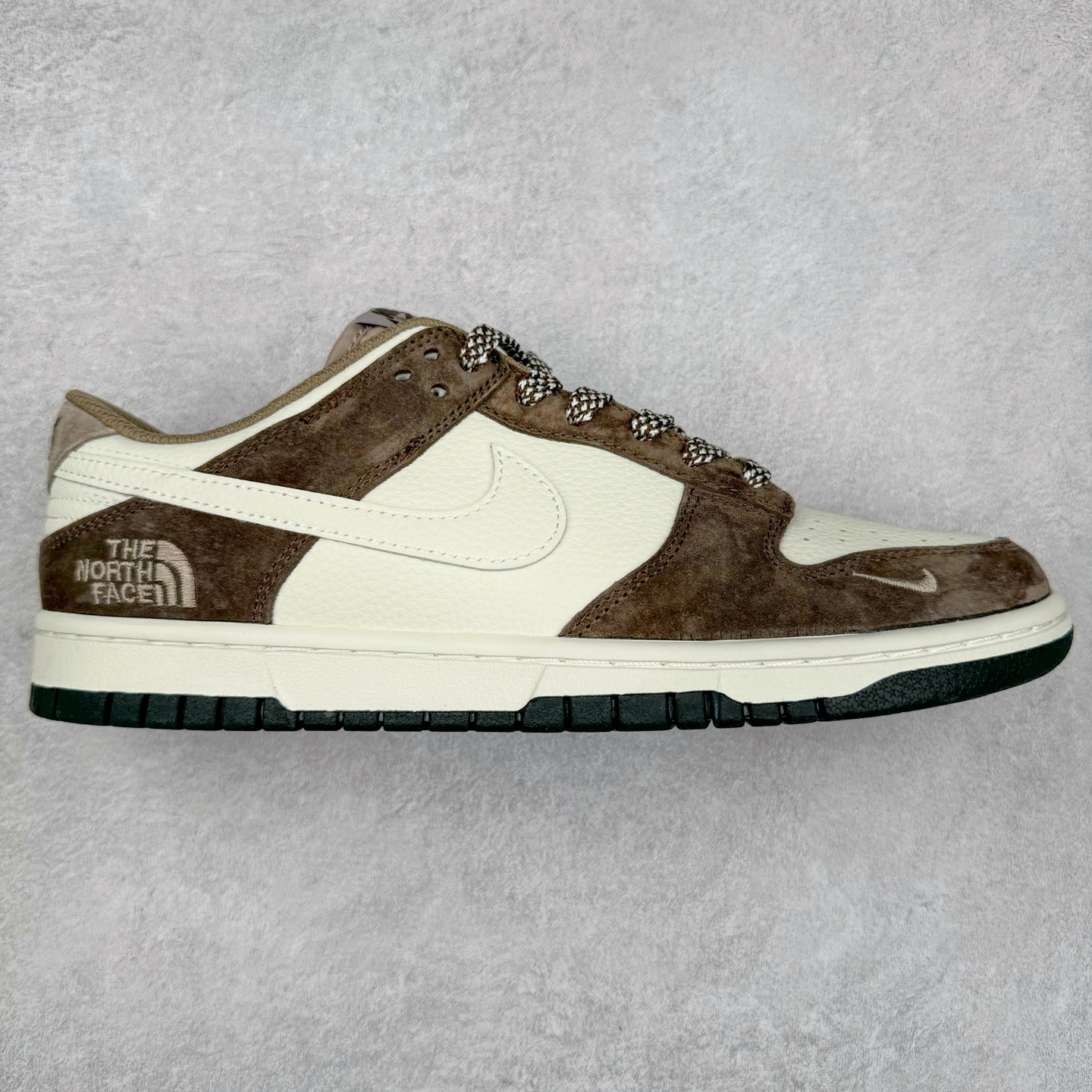 NK Dunk Low 定制配色 DJ2024-058 大厂出品 极力推荐 原装头层材料 独家版型蒸餾加工帶來的是更好的视觉和脚感体验大厂纯原品质出货 清洁度 电绣工艺 皮料切割干净无任何毛边 细节完美 尺码:36 36.5 37.5 38 38.5 39 40 40.5 41 42 42.5 43 44 44.5 45-选品中心