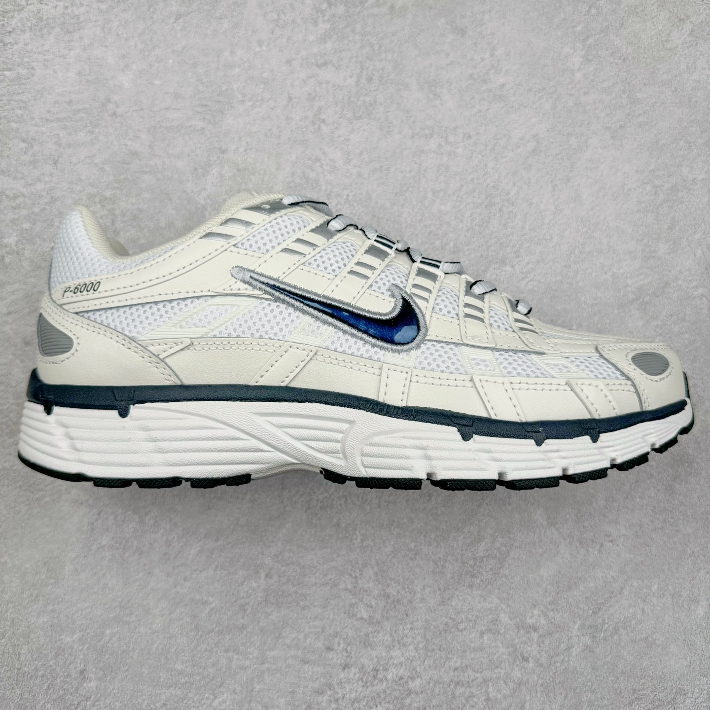 图片[5]-NK P-6000 系列低帮复古老爹风休闲运动舒适慢跑鞋 购入原鞋原装纸板楦头开发 独家私模四层组合大底 市场唯一正确版本 良心定价 新配色陆续出货 进口三文治网面 融合 Pegasus 过往运动鞋设计 助力 21 世纪早期跑步运动跃升时尚新高度 采用透气网眼布、运动风格线条和耐穿覆面 兼具吸睛外观和舒适感受 中底泡绵以田径赛道为灵感 打造厚实设计 缔造出众缓震性能 尺码：36 36.5 37.5 38 38.5 39 40 40.5 41 42 42.5 43 44 44.5 45-选品中心