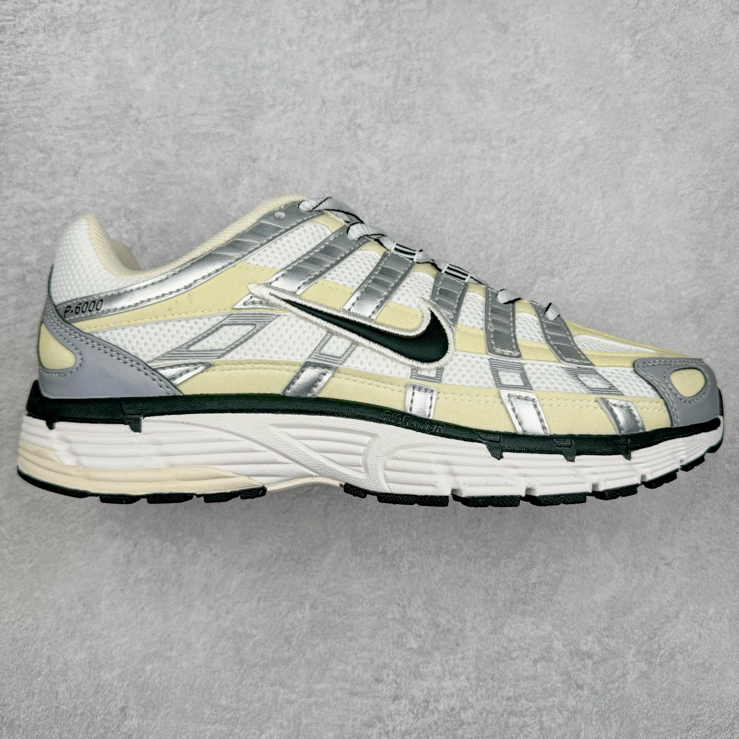 NK P-6000 系列低帮复古老爹风休闲运动舒适慢跑鞋 购入原鞋原装纸板楦头开发 独家私模四层组合大底 市场唯一正确版本 良心定价 新配色陆续出货 进口三文治网面 融合 Pegasus 过往运动鞋设计 助力 21 世纪早期跑步运动跃升时尚新高度 采用透气网眼布、运动风格线条和耐穿覆面 兼具吸睛外观和舒适感受 中底泡绵以田径赛道为灵感 打造厚实设计 缔造出众缓震性能 尺码：36 36.5 37.5 38 38.5 39 40 40.5 41 42 42.5 43 44 44.5 45-选品中心