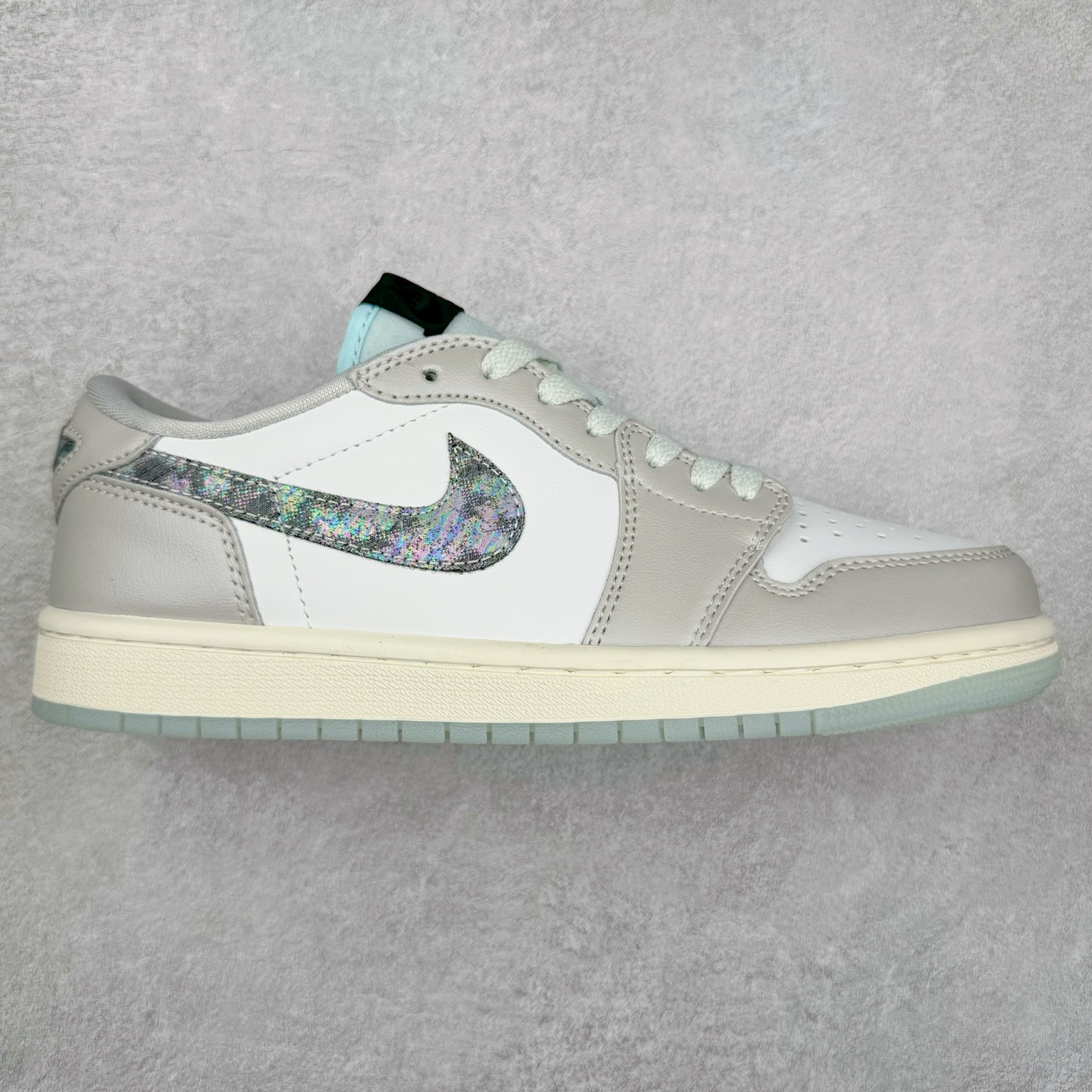 ＃K版 Air Jordan AJ1 Low 低帮 HF3144-100 全新流水线出品 DT版本唯一平替选择 市场第二梯队最强版 全部原鞋开发 原楦原纸板开发 全鞋电脑针车 原厂内置全掌气垫 原盒内在原标 唯一Zp原版鞋带绑法 免检产品 全新2022版型 全头层皮料 完美零毛边处理 原厂配置全掌气垫 价格定位良心 几十个配色陆续出货 尺码：36 36.5 37.5 38 38.5 39 40 40.5 41 42 42.5 43 44 44.5 45 46 47.5-选品中心