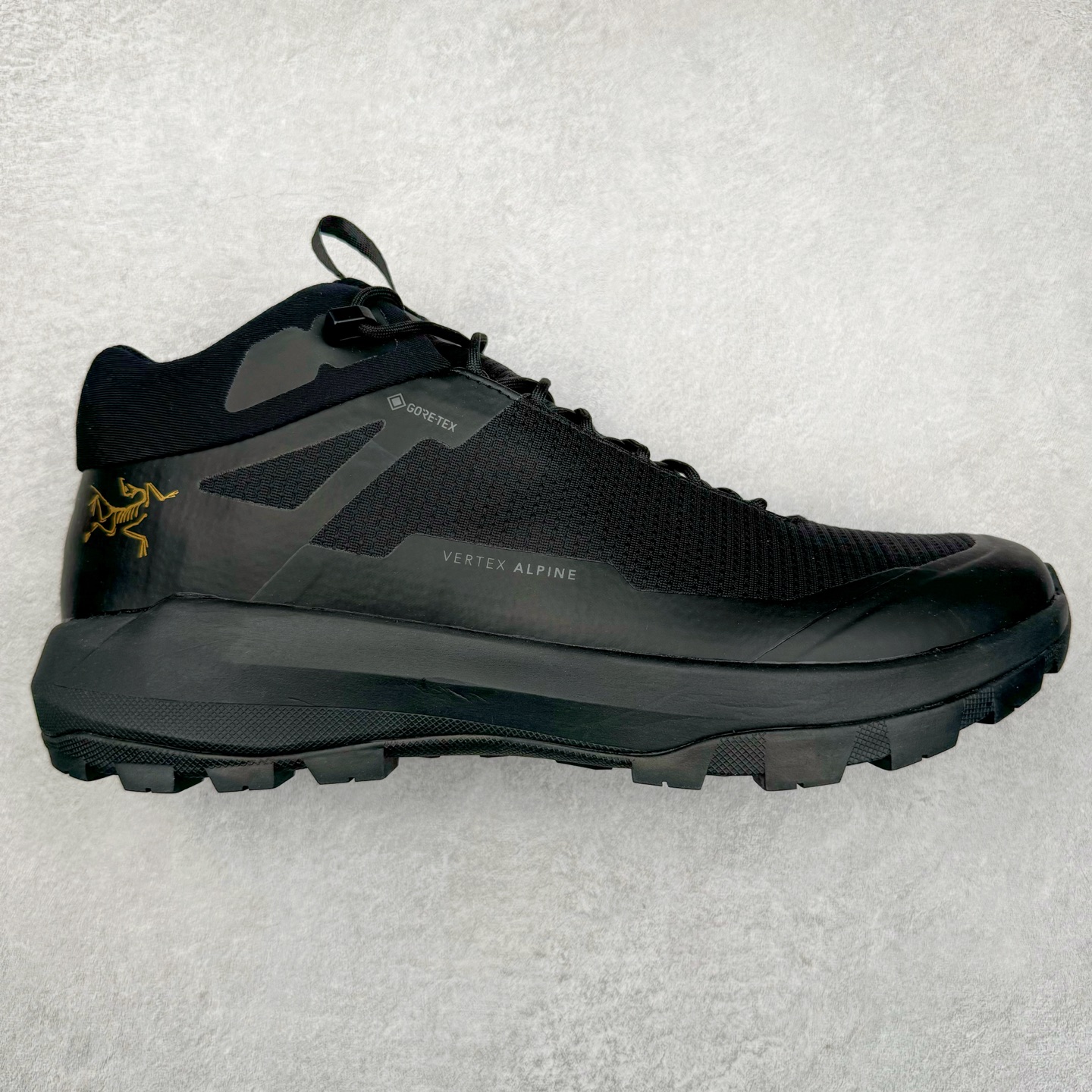 #GD广顶 Arcteryx Vertex Alpine Gtx 始祖鸟舒适百搭 防滑耐磨中帮户外功能鞋 独家原底面配置 全套原厂生产指令 内外盒标包装纸鞋带配件均同步公司 公司一样的东西 放心开冲 外贸 零售 裸鞋 渠道货 随意操作 承诺半个月内开胶直接换新 尺码:39.5 40 40.5 41 42 42.5 43 44 44.5 45-选品中心
