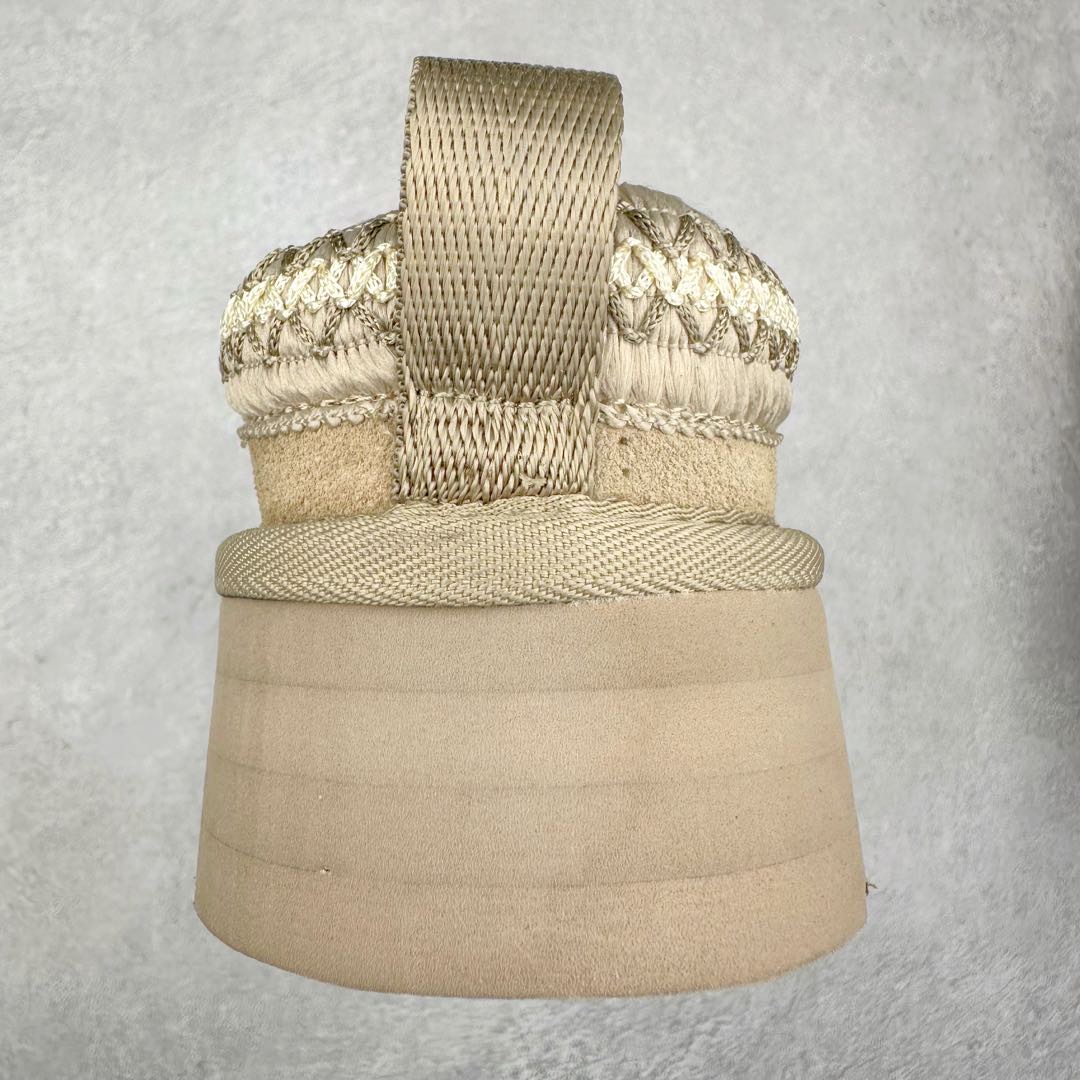 图片[8]-＃福利特价 UGG秋冬经典户外雪地靴 官方同步包装 检验标 材料采用原厂防污防水皮料 羊毛皮一体 防滑耐磨轻翼大底 保暖性能十足 严寒季节 必属佳品 尺码：35 36 37 38 39 40-选品中心