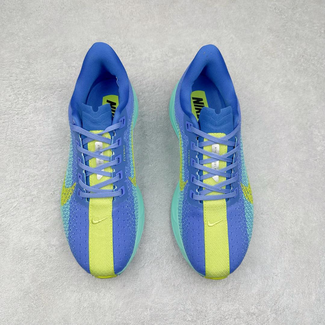 图片[2]-NK Zoom Pegasus Plus 超级飞马涡轮增压马拉松慢跑鞋 FQ7262 在设计上延续了原版鞋款的经典风格，向 Pegasus Turbo 致敬。鞋面采用 Flyknit 材质，巧妙地在不同区域实现紧密与松散的编织结合。标志性的尼龙中部条纹与原版 Turbo 设计呼应。原有的 Flywire 被内部毡织带替代。鞋领的衬垫和鞋跟支撑则为鞋面增添了完善的细节。与以往的 Turbo 型号采用双层泡沫不同，Pegasus Plus 使用了一体式 ZoomX 中底。鞋跟厚度为 35 毫米，前掌为 25 毫米，形成 10 毫米的落差，外底覆盖了大量橡胶，而 ZoomX 外露的部分也十分显眼。尺码：36 36.5 37.5 38 38.5 39 40 40.5 41 42 42.5 43 44 44.5 45-选品中心