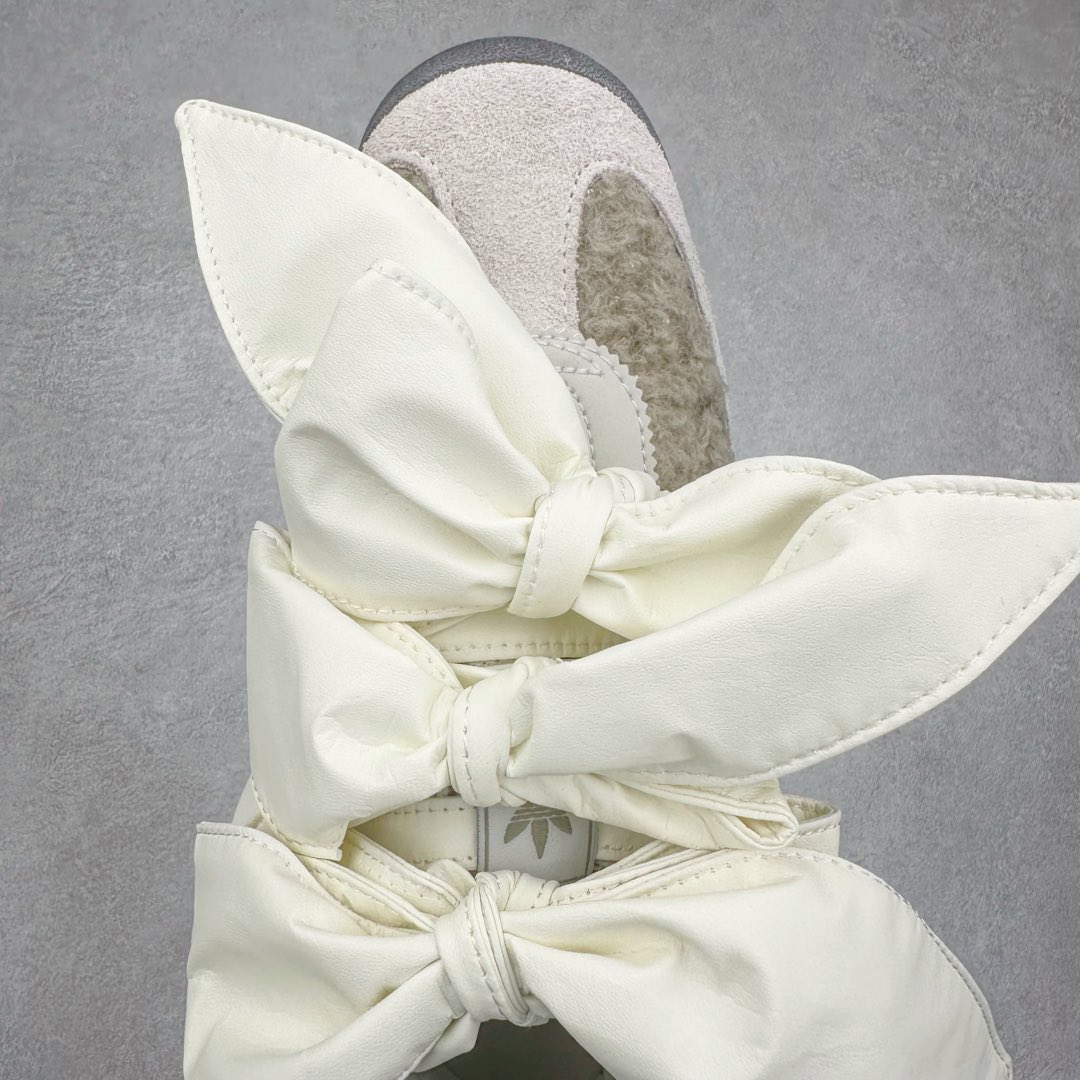 图片[4]-＃纯原 AD Wmns SL72 OG 系列德训足球风百搭低帮休闲运动板鞋 JQ8736 采用高弹EVA+MODEL+RB三层组合底 区别市面RB一体大底 三层组合鞋底重量与原鞋一致 Originals 将有「T 头鞋」造型的诞生于 1972 年的 SL72 鞋款复刻带回 各位买鞋又有新选择了 1972 年 SL72 问世后 引领了后来阿迪达斯的跑鞋发展方向 其中「SL」代表了 Super Light 彰显了产品轻便的特性 1972 年 SL72 问世后 引领了后来阿迪达斯的跑鞋发展方向 其中「SL」代表了 Super Light 彰显了产品轻便的特性 这次 Originals 延续其轻质经典的基因 带来男女两款 SL72 男生款带来 SL72 RS 鞋型 RS 意为 Reshaped（重塑）鞋款在保留了经典的外观基础上 在尼龙材质里增加了填充物 使鞋型更加挺立和饱满 鞋头则更加圆润 鞋底的 EVA 材质则增加了鞋款的高度 女生款则带来 SL72 OG W 鞋型 OG 顾名思义则是致敬经典款式 相较于 RS（Reshaped）鞋款 鞋身更加纤细 其整体鞋身轮廓、线条、细节、材质上尊崇 70 年代 SL72 的设计 还原经典味道 尺码：36 36⅔ 37⅓ 38 38⅔ 39⅓ 40 40⅔ 41⅓ 42 42⅔ 43⅓ 44 44⅔ 45-选品中心