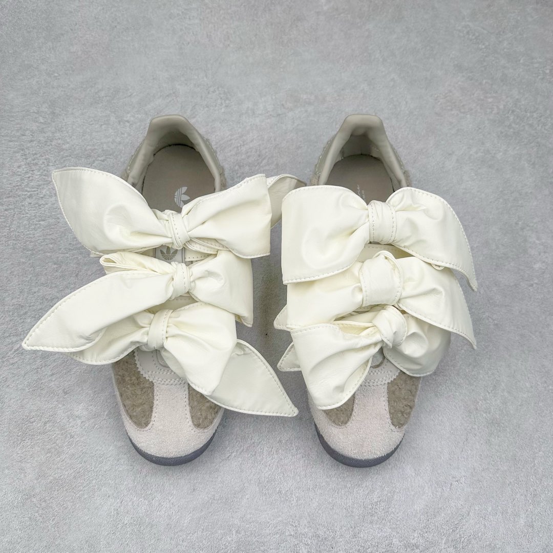 图片[2]-＃纯原 AD Wmns SL72 OG 系列德训足球风百搭低帮休闲运动板鞋 JQ8736 采用高弹EVA+MODEL+RB三层组合底 区别市面RB一体大底 三层组合鞋底重量与原鞋一致 Originals 将有「T 头鞋」造型的诞生于 1972 年的 SL72 鞋款复刻带回 各位买鞋又有新选择了 1972 年 SL72 问世后 引领了后来阿迪达斯的跑鞋发展方向 其中「SL」代表了 Super Light 彰显了产品轻便的特性 1972 年 SL72 问世后 引领了后来阿迪达斯的跑鞋发展方向 其中「SL」代表了 Super Light 彰显了产品轻便的特性 这次 Originals 延续其轻质经典的基因 带来男女两款 SL72 男生款带来 SL72 RS 鞋型 RS 意为 Reshaped（重塑）鞋款在保留了经典的外观基础上 在尼龙材质里增加了填充物 使鞋型更加挺立和饱满 鞋头则更加圆润 鞋底的 EVA 材质则增加了鞋款的高度 女生款则带来 SL72 OG W 鞋型 OG 顾名思义则是致敬经典款式 相较于 RS（Reshaped）鞋款 鞋身更加纤细 其整体鞋身轮廓、线条、细节、材质上尊崇 70 年代 SL72 的设计 还原经典味道 尺码：36 36⅔ 37⅓ 38 38⅔ 39⅓ 40 40⅔ 41⅓ 42 42⅔ 43⅓ 44 44⅔ 45-选品中心