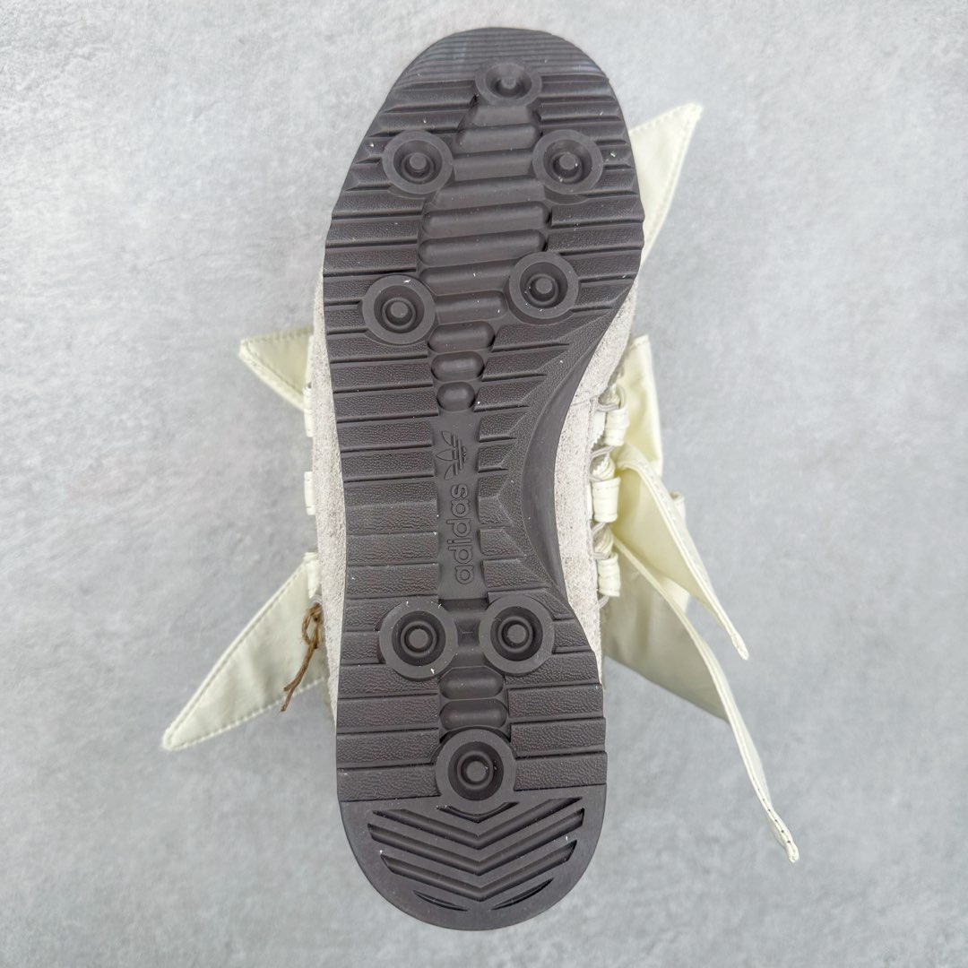 图片[9]-＃纯原 AD Wmns SL72 OG 系列德训足球风百搭低帮休闲运动板鞋 JQ8736 采用高弹EVA+MODEL+RB三层组合底 区别市面RB一体大底 三层组合鞋底重量与原鞋一致 Originals 将有「T 头鞋」造型的诞生于 1972 年的 SL72 鞋款复刻带回 各位买鞋又有新选择了 1972 年 SL72 问世后 引领了后来阿迪达斯的跑鞋发展方向 其中「SL」代表了 Super Light 彰显了产品轻便的特性 1972 年 SL72 问世后 引领了后来阿迪达斯的跑鞋发展方向 其中「SL」代表了 Super Light 彰显了产品轻便的特性 这次 Originals 延续其轻质经典的基因 带来男女两款 SL72 男生款带来 SL72 RS 鞋型 RS 意为 Reshaped（重塑）鞋款在保留了经典的外观基础上 在尼龙材质里增加了填充物 使鞋型更加挺立和饱满 鞋头则更加圆润 鞋底的 EVA 材质则增加了鞋款的高度 女生款则带来 SL72 OG W 鞋型 OG 顾名思义则是致敬经典款式 相较于 RS（Reshaped）鞋款 鞋身更加纤细 其整体鞋身轮廓、线条、细节、材质上尊崇 70 年代 SL72 的设计 还原经典味道 尺码：36 36⅔ 37⅓ 38 38⅔ 39⅓ 40 40⅔ 41⅓ 42 42⅔ 43⅓ 44 44⅔ 45-选品中心