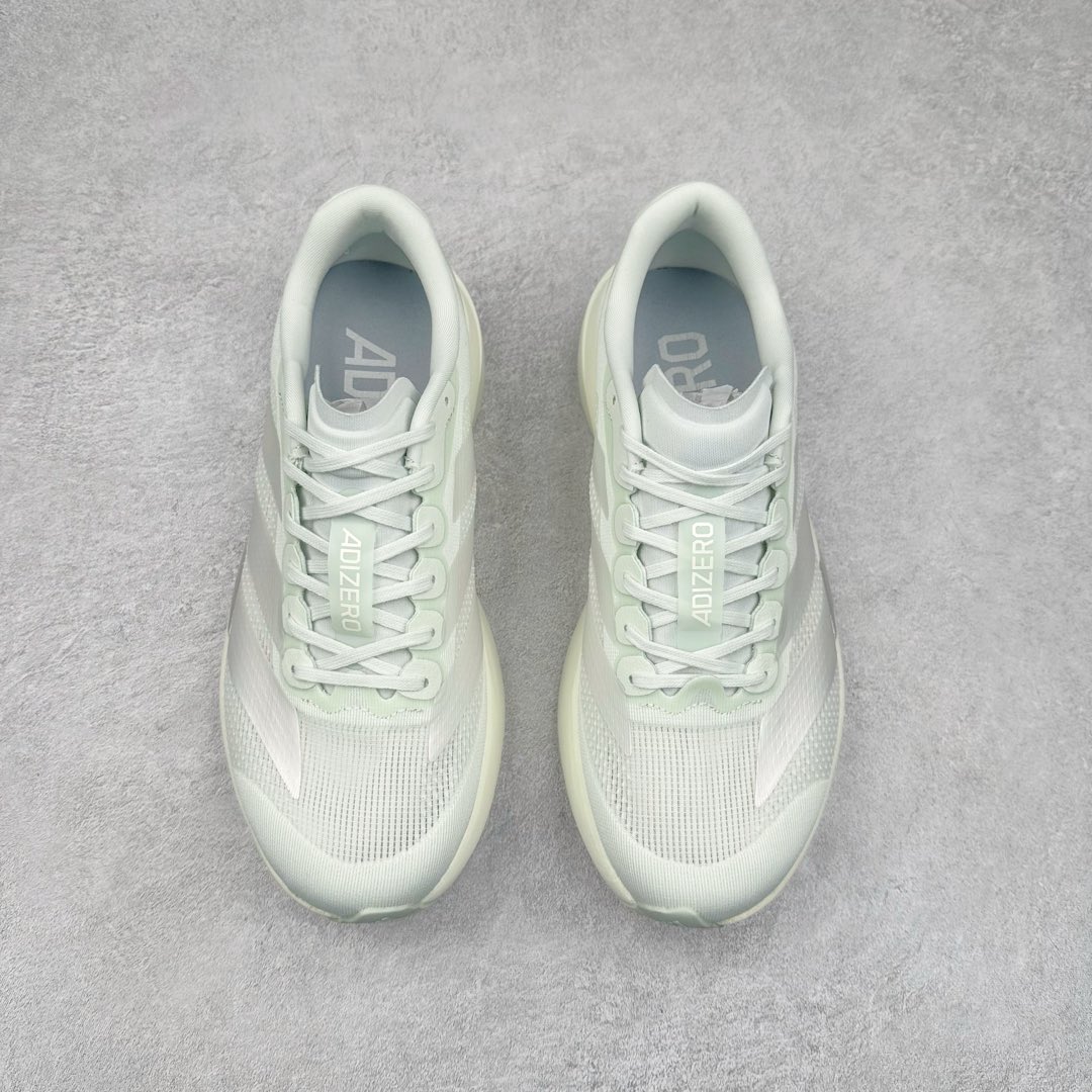 图片[2]-AD Adizero Eva SL M 零度进化版系列低帮轻便透气竞速休闲运动慢跑鞋 JR5840 相信大家对去年 adidas 横空出世的「顶级超跑」adiZero Adios Pro EVO 1 记忆犹新！不仅登顶阿迪史上最轻跑鞋宝座，更在接下来的全球马拉松赛事中，持续书写着惊人成绩，被网友戏称新一代「阿迪神鞋」全网刷屏！极简设计语言与强烈速度感和存在感的鞋侧三线，让人过目不忘，特别种草！其中定位于中长跑训练的 adidas Adizero Evo SL，整体外观造型与 adiZero Adios Pro EVO 1 非常相似。中底配置方面搭载全掌 Lightstrike Pro，鞋面采用透气网面示人，契合日常训练鞋的定位，更加耐用。外底给到了马牌橡胶，及类似上代竞速旗舰 adidas Adizero Adios Pro 3 区域分布。整体看下来无论是外观的鲜明辨识度，还是配置的扎实程度都很顶。尺码：36 36⅔ 37⅓ 38 38⅔ 39⅓ 40 40⅔ 41⅓ 42 42⅔ 43⅓ 44 45-选品中心