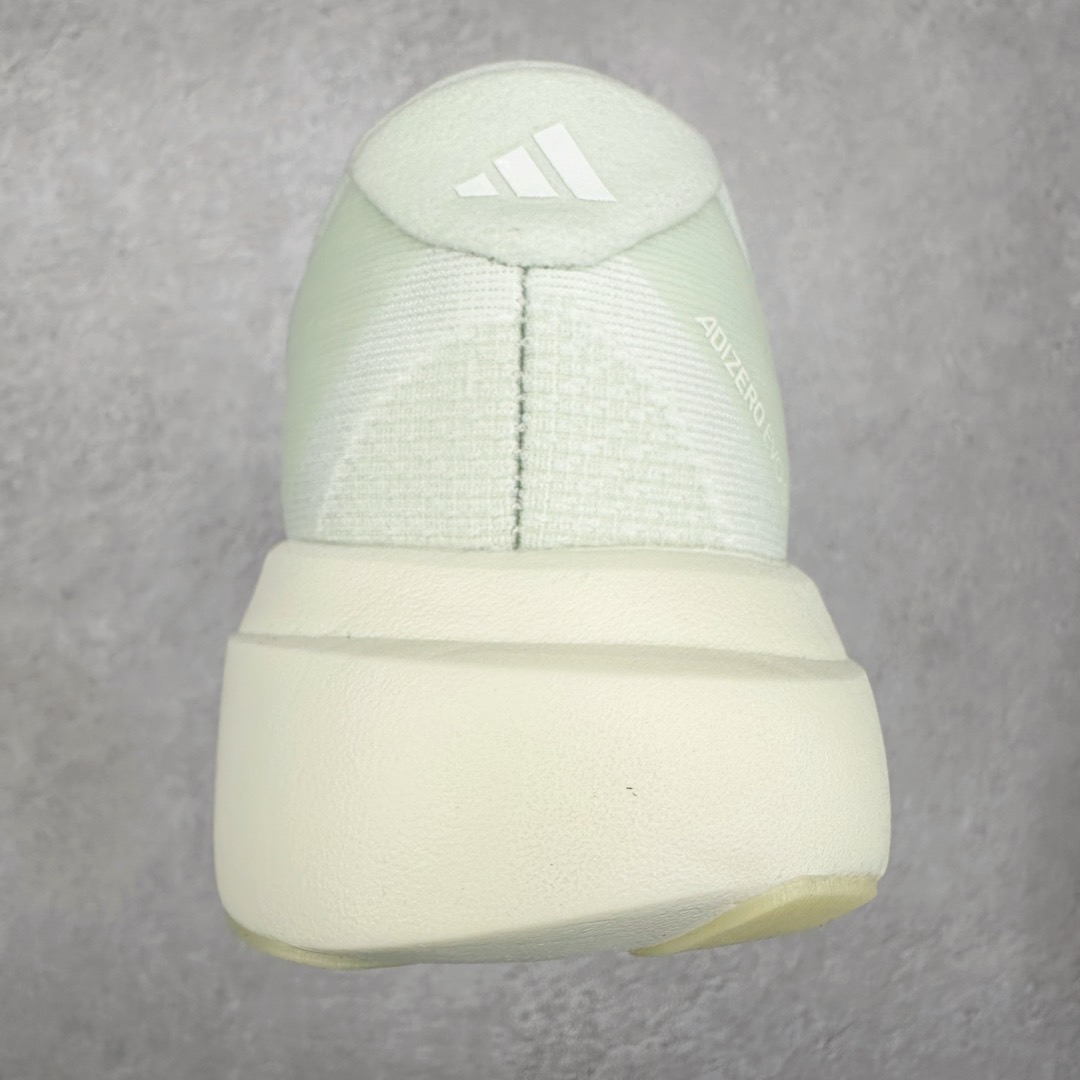 图片[8]-AD Adizero Eva SL M 零度进化版系列低帮轻便透气竞速休闲运动慢跑鞋 JR5840 相信大家对去年 adidas 横空出世的「顶级超跑」adiZero Adios Pro EVO 1 记忆犹新！不仅登顶阿迪史上最轻跑鞋宝座，更在接下来的全球马拉松赛事中，持续书写着惊人成绩，被网友戏称新一代「阿迪神鞋」全网刷屏！极简设计语言与强烈速度感和存在感的鞋侧三线，让人过目不忘，特别种草！其中定位于中长跑训练的 adidas Adizero Evo SL，整体外观造型与 adiZero Adios Pro EVO 1 非常相似。中底配置方面搭载全掌 Lightstrike Pro，鞋面采用透气网面示人，契合日常训练鞋的定位，更加耐用。外底给到了马牌橡胶，及类似上代竞速旗舰 adidas Adizero Adios Pro 3 区域分布。整体看下来无论是外观的鲜明辨识度，还是配置的扎实程度都很顶。尺码：36 36⅔ 37⅓ 38 38⅔ 39⅓ 40 40⅔ 41⅓ 42 42⅔ 43⅓ 44 45-选品中心