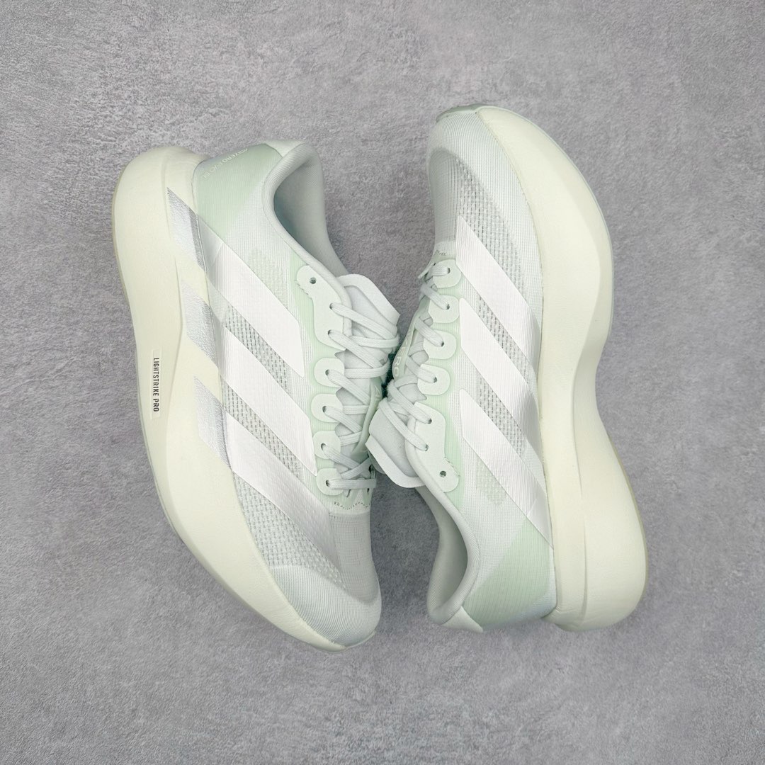 图片[3]-AD Adizero Eva SL M 零度进化版系列低帮轻便透气竞速休闲运动慢跑鞋 JR5840 相信大家对去年 adidas 横空出世的「顶级超跑」adiZero Adios Pro EVO 1 记忆犹新！不仅登顶阿迪史上最轻跑鞋宝座，更在接下来的全球马拉松赛事中，持续书写着惊人成绩，被网友戏称新一代「阿迪神鞋」全网刷屏！极简设计语言与强烈速度感和存在感的鞋侧三线，让人过目不忘，特别种草！其中定位于中长跑训练的 adidas Adizero Evo SL，整体外观造型与 adiZero Adios Pro EVO 1 非常相似。中底配置方面搭载全掌 Lightstrike Pro，鞋面采用透气网面示人，契合日常训练鞋的定位，更加耐用。外底给到了马牌橡胶，及类似上代竞速旗舰 adidas Adizero Adios Pro 3 区域分布。整体看下来无论是外观的鲜明辨识度，还是配置的扎实程度都很顶。尺码：36 36⅔ 37⅓ 38 38⅔ 39⅓ 40 40⅔ 41⅓ 42 42⅔ 43⅓ 44 45-选品中心