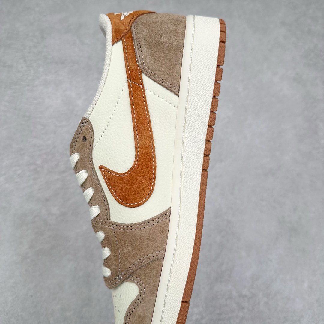 图片[7]-TS x Air Jordan AJ1 Low 倒钩低帮联名定制配色 DM7866-040 原厂内置气垫魔块 A模大底 头层小牛皮 鞋舌AJ原厂专用牛津布+AJ专用反口珍珠布+原厂无杂质高弹内里海棉+特殊封边弹力鞋带 尺码：36 36.5 37.5 38 38.5 39 40 40.5 41 42 42.5 43 44 44.5 45 46 47.5-选品中心