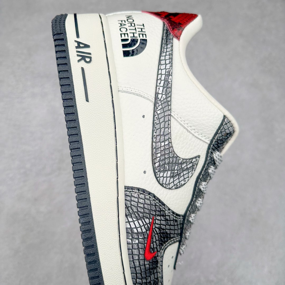 图片[6]-NK Air Force 1´07 Low 空军一号低帮百搭休闲运动板鞋 CH6336-521 柔软、弹性十足的缓震性能和出色的中底设计 横跨复古与现代的外型结合 造就出风靡全球 三十多年的Force 1 直到今天还深受青睐 尺码：36 36.5 37.5 38 38.5 39 40 40.5 41 42 42.5 43 44 44.5 45-选品中心