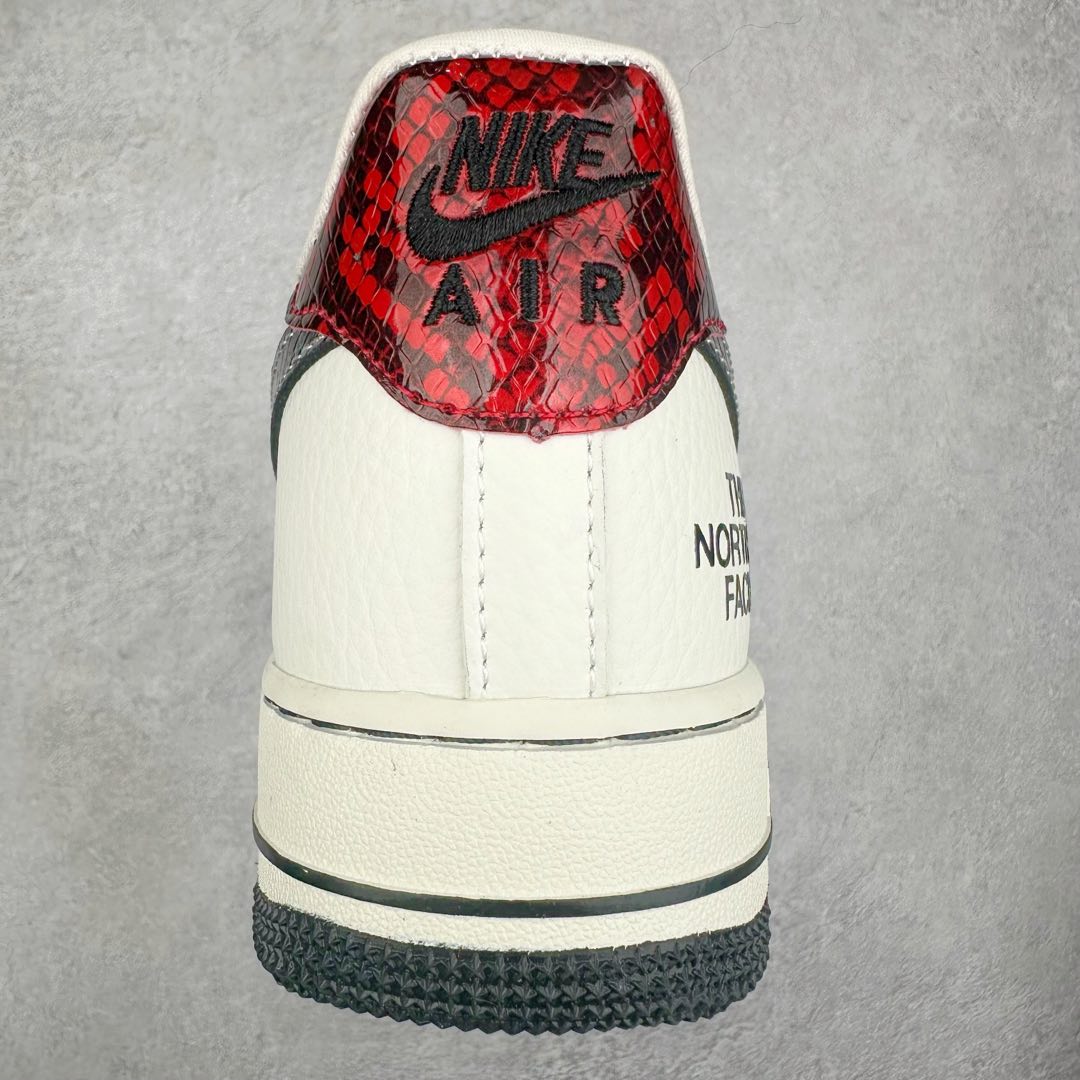 图片[8]-NK Air Force 1´07 Low 空军一号低帮百搭休闲运动板鞋 CH6336-521 柔软、弹性十足的缓震性能和出色的中底设计 横跨复古与现代的外型结合 造就出风靡全球 三十多年的Force 1 直到今天还深受青睐 尺码：36 36.5 37.5 38 38.5 39 40 40.5 41 42 42.5 43 44 44.5 45-选品中心