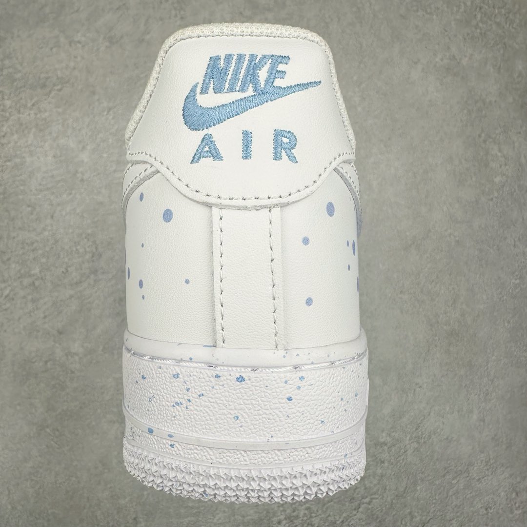 图片[8]-NK Air Force 1´07 Low 空军一号低帮百搭休闲运动板鞋 ZH0316-057 柔软、弹性十足的缓震性能和出色的中底设计 横跨复古与现代的外型结合 造就出风靡全球 三十多年的Force 1 直到今天还深受青睐 尺码：36 36.5 37.5 38 38.5 39 40 40.5 41 42 42.5 43 44 44.5 45-选品中心