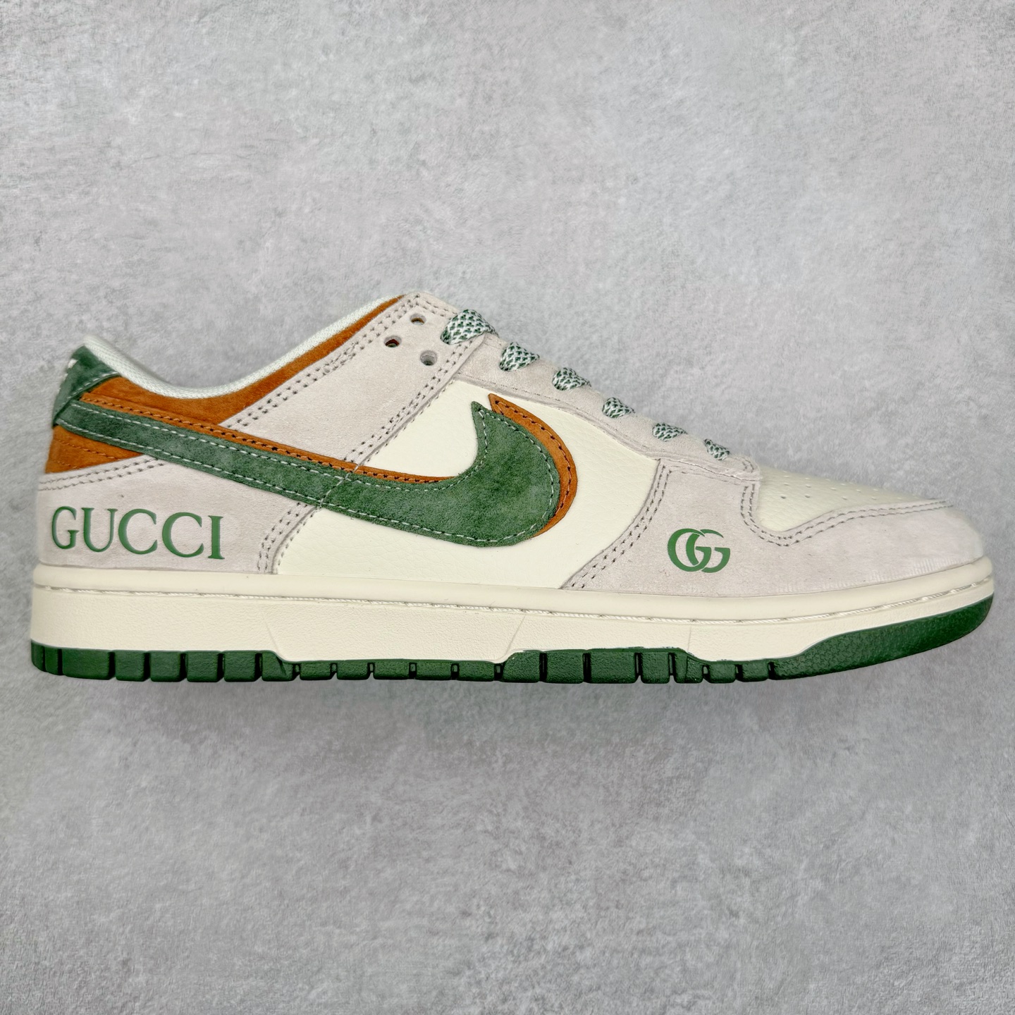 NK Dunk Low 定制配色 DM6868-026 大厂出品 极力推荐 原装头层材料 独家版型蒸餾加工帶來的是更好的视觉和脚感体验大厂纯原品质出货 清洁度 电绣工艺 皮料切割干净无任何毛边 细节完美 尺码：36 36.5 37.5 38 38.5 39 40 40.5 41 42 42.5 43 44 44.5 45-选品中心