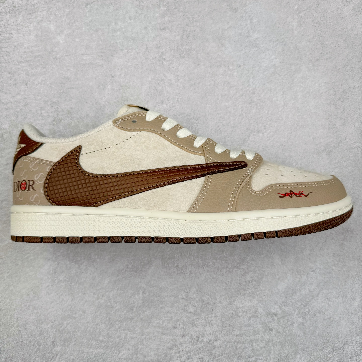 TS x Air Jordan AJ1 Low 倒钩低帮联名定制配色 DM7688-074 原厂内置气垫魔块 A模大底 头层小牛皮 鞋舌AJ原厂专用牛津布+AJ专用反口珍珠布+原厂无杂质高弹内里海棉+特殊封边弹力鞋带 尺码：36 36.5 37.5 38 38.5 39 40 40.5 41 42 42.5 43 44 44.5 45 46 47.5-选品中心