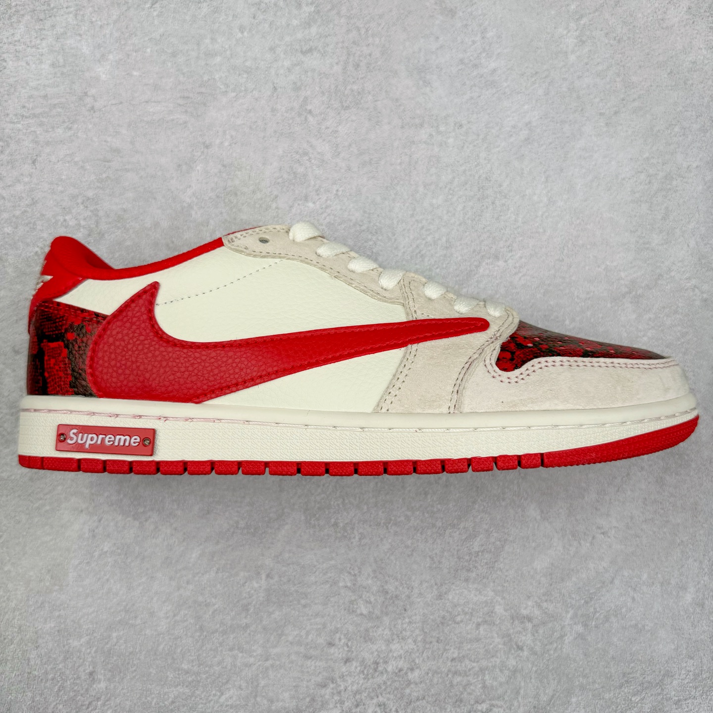 TS x Air Jordan AJ1 Low 倒钩低帮联名定制配色 DM7688-076 原厂内置气垫魔块 A模大底 头层小牛皮 鞋舌AJ原厂专用牛津布+AJ专用反口珍珠布+原厂无杂质高弹内里海棉+特殊封边弹力鞋带 尺码:36 36.5 37.5 38 38.5 39 40 40.5 41 42 42.5 43 44 44.5 45 46 47.5-选品中心