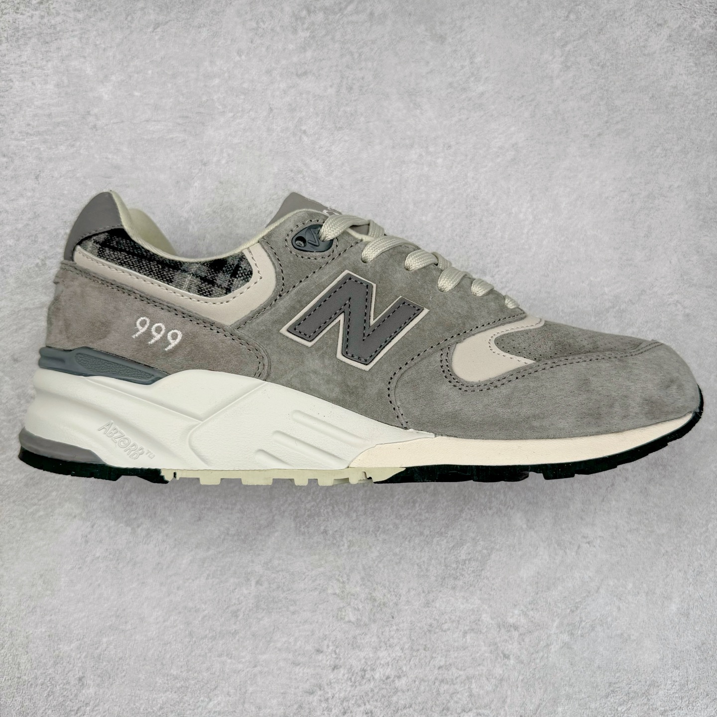 ＃纯原福利 New Balance NB999系列 美潮高端原装原装套楦 真正的正品修长鞋型 早期外围实体充正案例无数 外贸客户指定订单前后掌分段组合大底 内置科技软底 缓震效果极佳日系潮人必备款 尺码同步专柜 尺码：39.5 40 40.5 41.5 42 42.5 43 44-选品中心