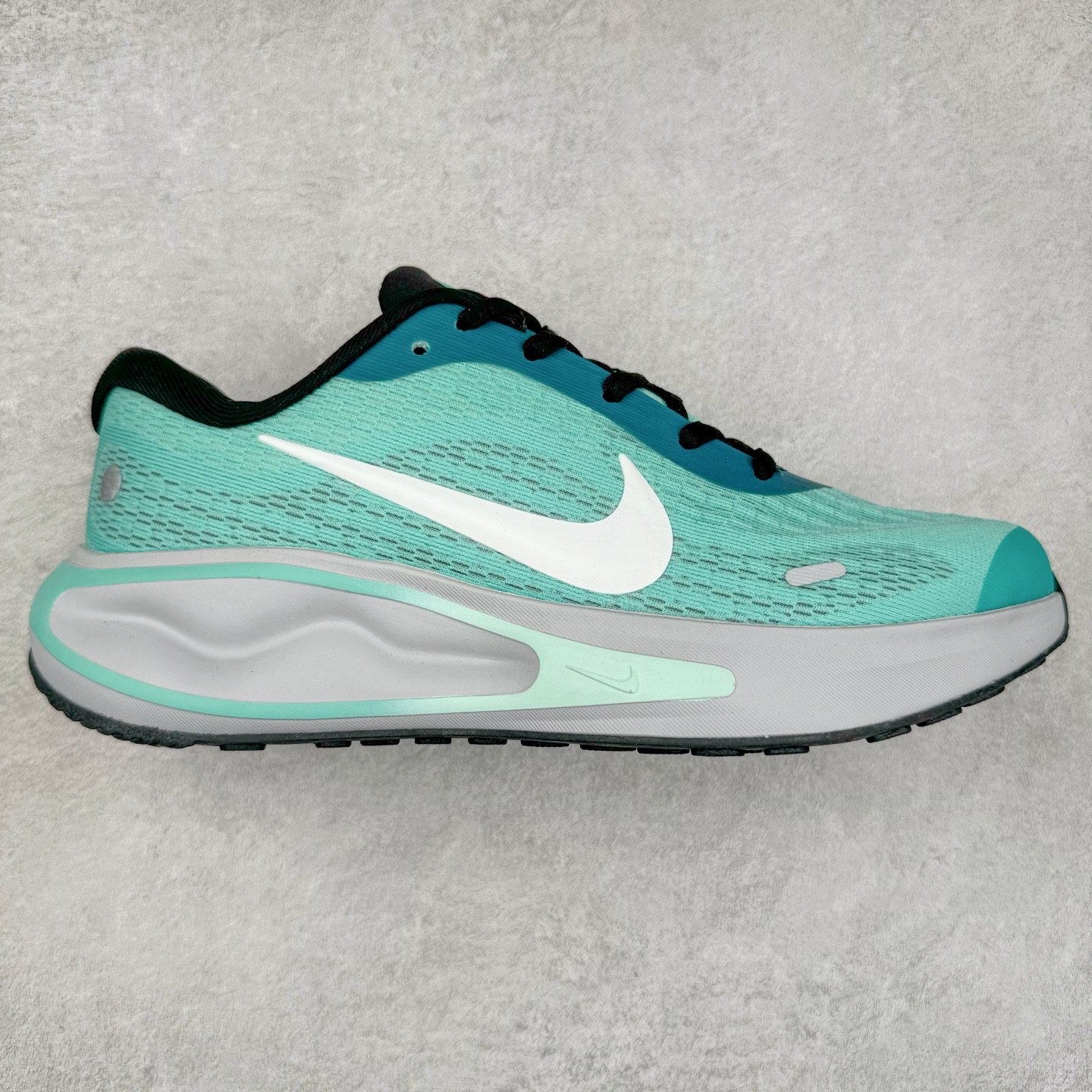 图片[9]-＃纯原福利 NK Journey Run 旅程慢跑系列低帮轻质缓震休闲运动公路跑步鞋 采用科技织法轻盈织物合成鞋面材质 搭载柔软厚实ComfiRide 泡绵缓震组合外置防滑耐磨橡胶底片 穿上 Journey Run 公路跑步鞋 尽情畅跑 享受每一步的风景 搭载柔软厚实的 ComfiRide 泡绵缓震配置 助你征服充满挑战的路面 大步流星 微笑前行 该鞋款舒适非凡 让你爱不释脚 尺码：35.5 36 36.5 37.5 38 38.5 39 40 40.5 41 42 42.5 43 44 44.5 45-选品中心