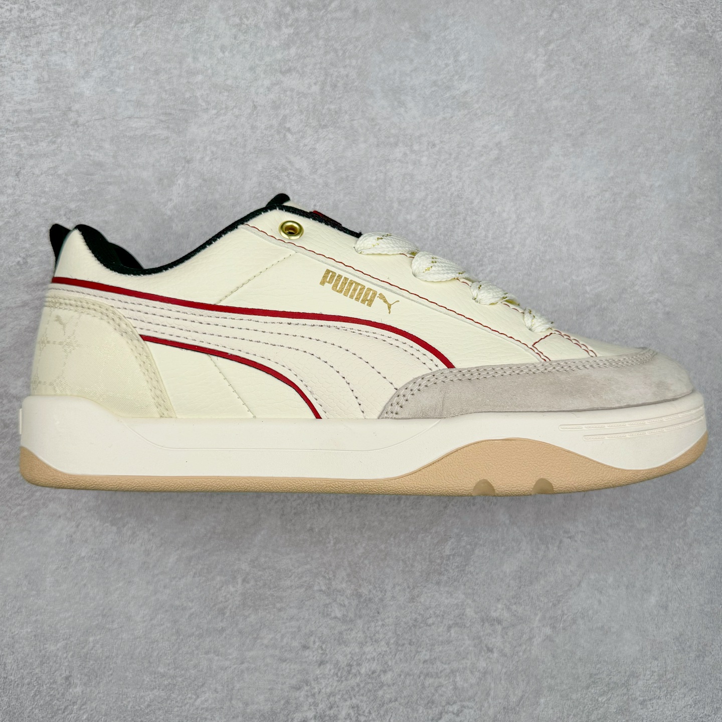 ＃福利特价 PUMA Park Lifestyle 彪马防滑耐磨低帮休闲板鞋 简约又不失设计巧思的帅气风格让它轻松驾驭日常休闲或滑板场合 运动兼具匠心 细节彰显品质 衬垫边缘以提供支撑和灵活性 强化鞋头以承受持续的磨损 耐磨性强 稳定性高 抓地更牢 不易打滑 尺码： 35 36 36.5 37.5 38 38.5 39 40 40.5 41 42 42.5 43 44 45-选品中心