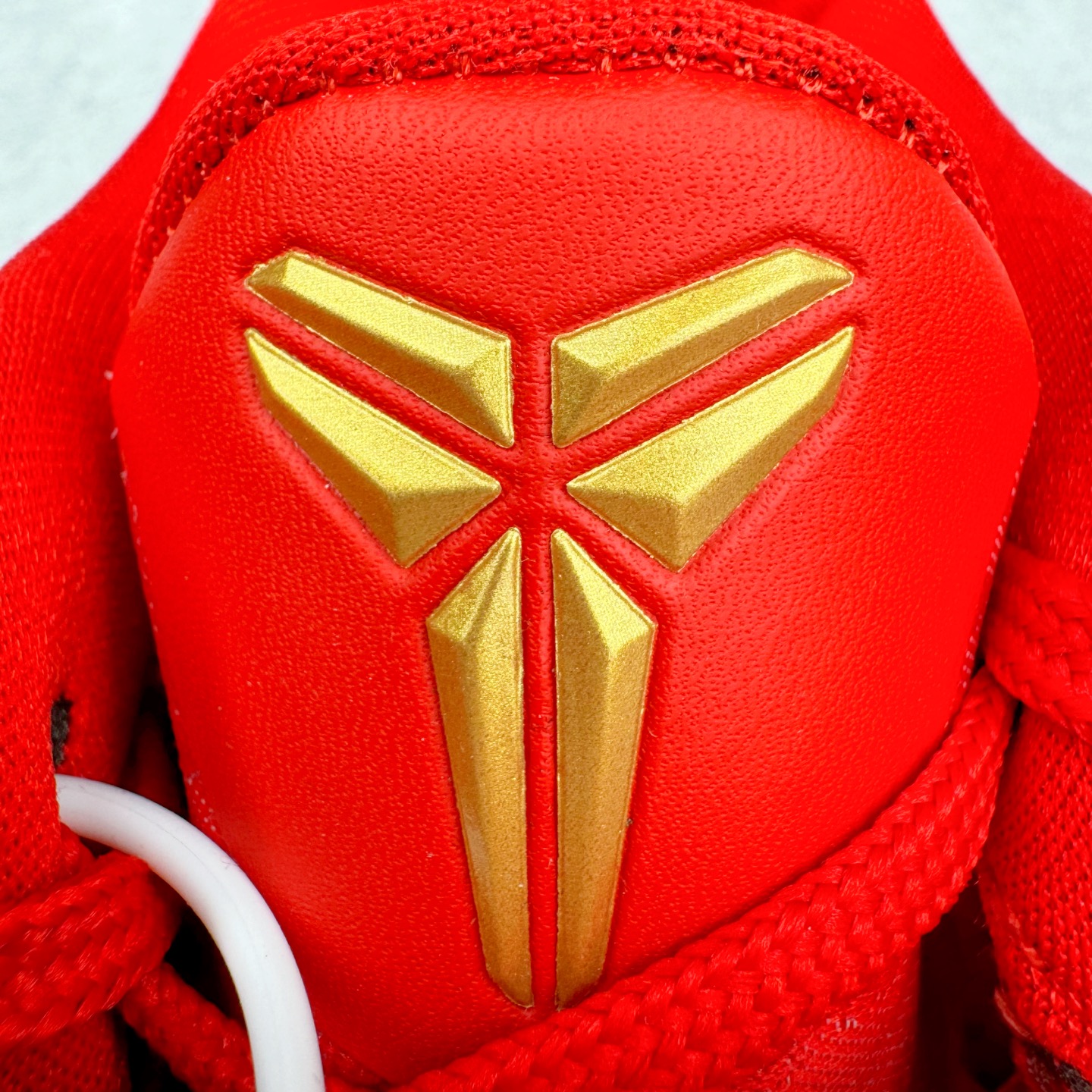 图片[14]-＃灭世/Max NK Kobe 5 Protro\\\”Year of the Mamba\\\” 科比五代 蛇年 大红 HF5182-600 灭世海外球员版 搭载最高工艺标准 版型 外观 细节 用料 不同于市场主流货品 拒绝杀猪套牌纯原套路 欢迎对比品鉴 外观升级点：鞋头冲孔 后跟海绵填充 飞线质感 碳板纹理 纸板对位 悉数升级对标ZP 用料升级点：前掌气垫➕后掌马蹄zoom（增配）澎湃脚感 完美解决正品后掌泡棉衰减问题 版型尺码升级：海外球员版 前掌包裹提升 尺码增加US13 47.5码 适配 职业球员 灭世纯原海外球员版『质 价 比』拉满 拳打杀猪纯原 脚踢一眼假通货 高端外贸渠道口碑爆炸 尺码：39 40 40.5 41 42 42.5 43 44 44.5 45 46 47.5-选品中心