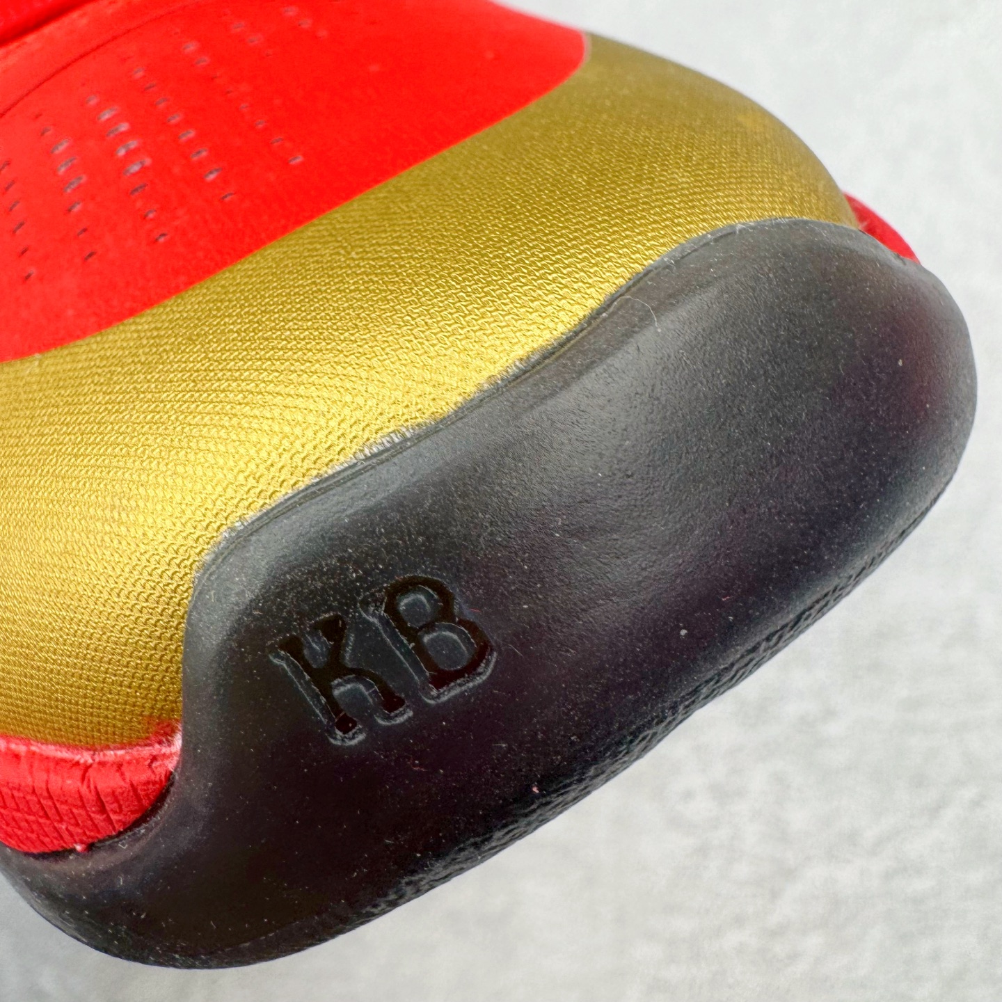 图片[15]-＃灭世/Max NK Kobe 5 Protro\\\”Year of the Mamba\\\” 科比五代 蛇年 大红 HF5182-600 灭世海外球员版 搭载最高工艺标准 版型 外观 细节 用料 不同于市场主流货品 拒绝杀猪套牌纯原套路 欢迎对比品鉴 外观升级点：鞋头冲孔 后跟海绵填充 飞线质感 碳板纹理 纸板对位 悉数升级对标ZP 用料升级点：前掌气垫➕后掌马蹄zoom（增配）澎湃脚感 完美解决正品后掌泡棉衰减问题 版型尺码升级：海外球员版 前掌包裹提升 尺码增加US13 47.5码 适配 职业球员 灭世纯原海外球员版『质 价 比』拉满 拳打杀猪纯原 脚踢一眼假通货 高端外贸渠道口碑爆炸 尺码：39 40 40.5 41 42 42.5 43 44 44.5 45 46 47.5-选品中心