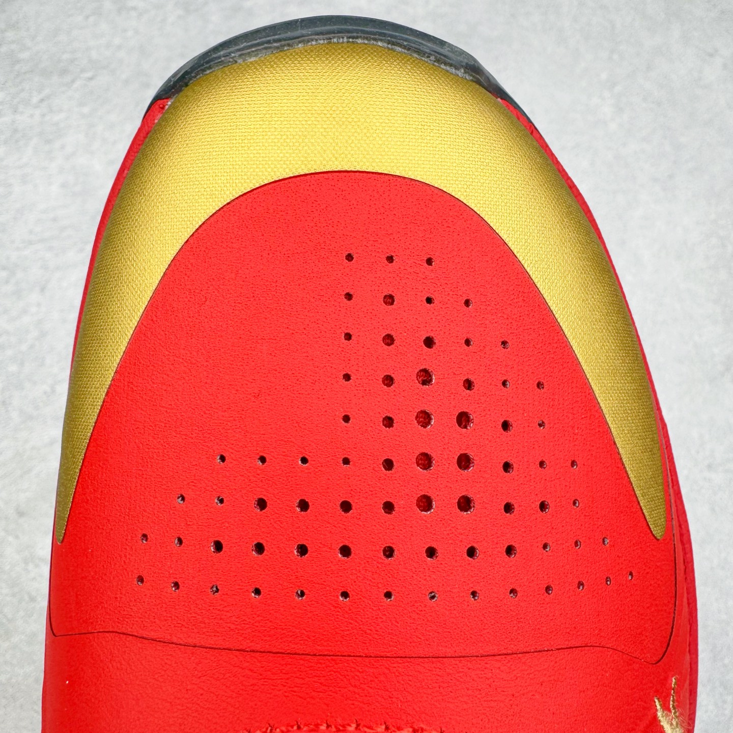 图片[17]-＃灭世/Max NK Kobe 5 Protro\\\”Year of the Mamba\\\” 科比五代 蛇年 大红 HF5182-600 灭世海外球员版 搭载最高工艺标准 版型 外观 细节 用料 不同于市场主流货品 拒绝杀猪套牌纯原套路 欢迎对比品鉴 外观升级点：鞋头冲孔 后跟海绵填充 飞线质感 碳板纹理 纸板对位 悉数升级对标ZP 用料升级点：前掌气垫➕后掌马蹄zoom（增配）澎湃脚感 完美解决正品后掌泡棉衰减问题 版型尺码升级：海外球员版 前掌包裹提升 尺码增加US13 47.5码 适配 职业球员 灭世纯原海外球员版『质 价 比』拉满 拳打杀猪纯原 脚踢一眼假通货 高端外贸渠道口碑爆炸 尺码：39 40 40.5 41 42 42.5 43 44 44.5 45 46 47.5-选品中心